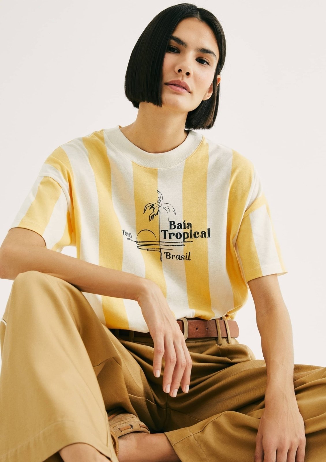 Camiseta Feminina Listrada Em Malha de Algodão Hering