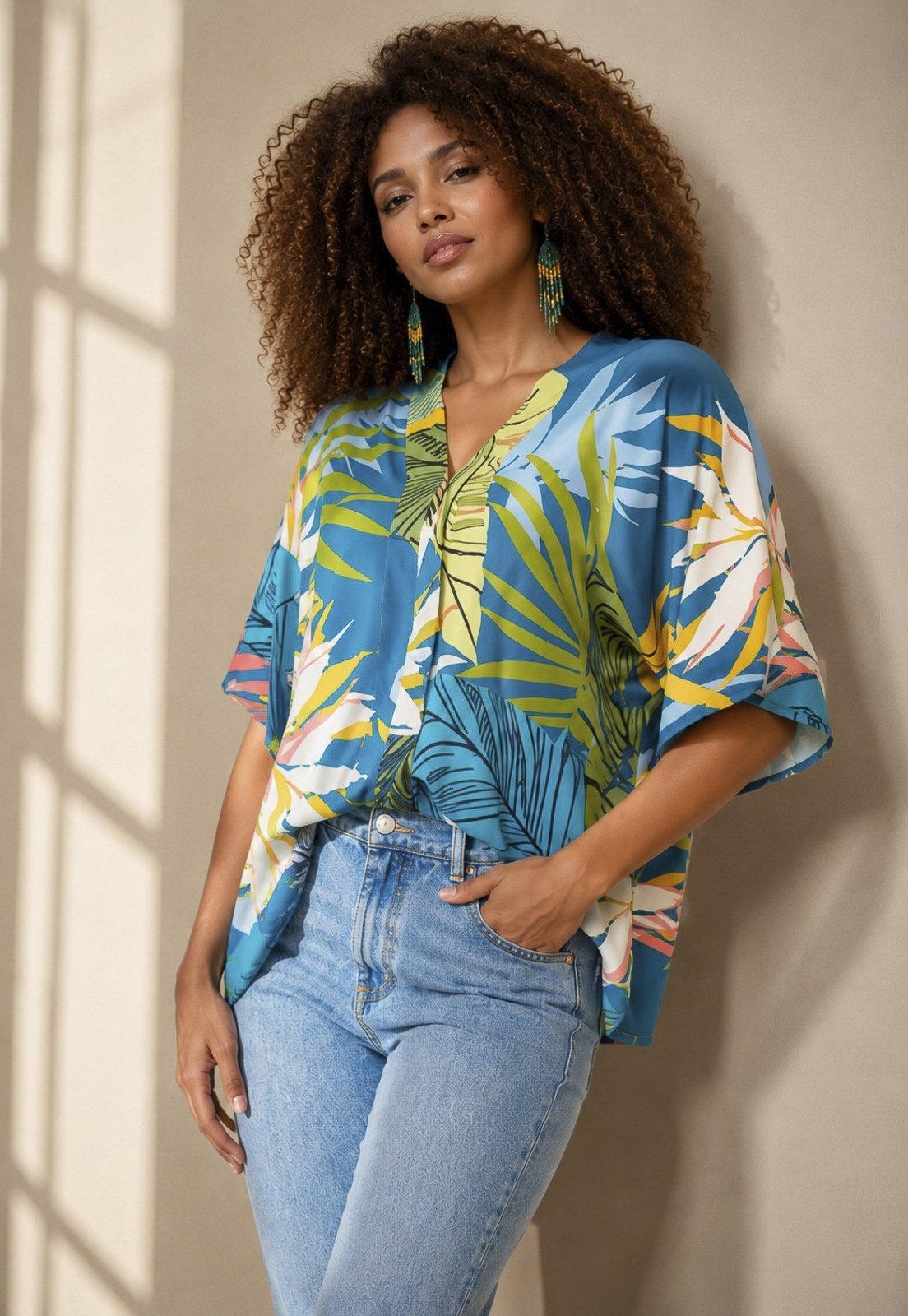 Blusa Cabanafree Gola V Manga Curta Estampa Brisa Botânica