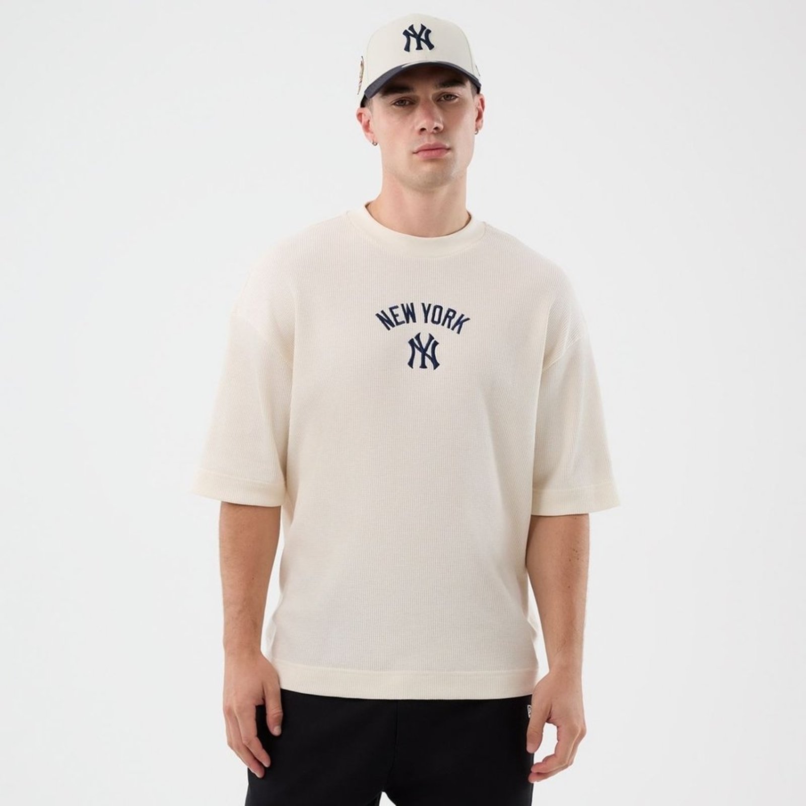 Camiseta New Era Regular New York Yankees Off White