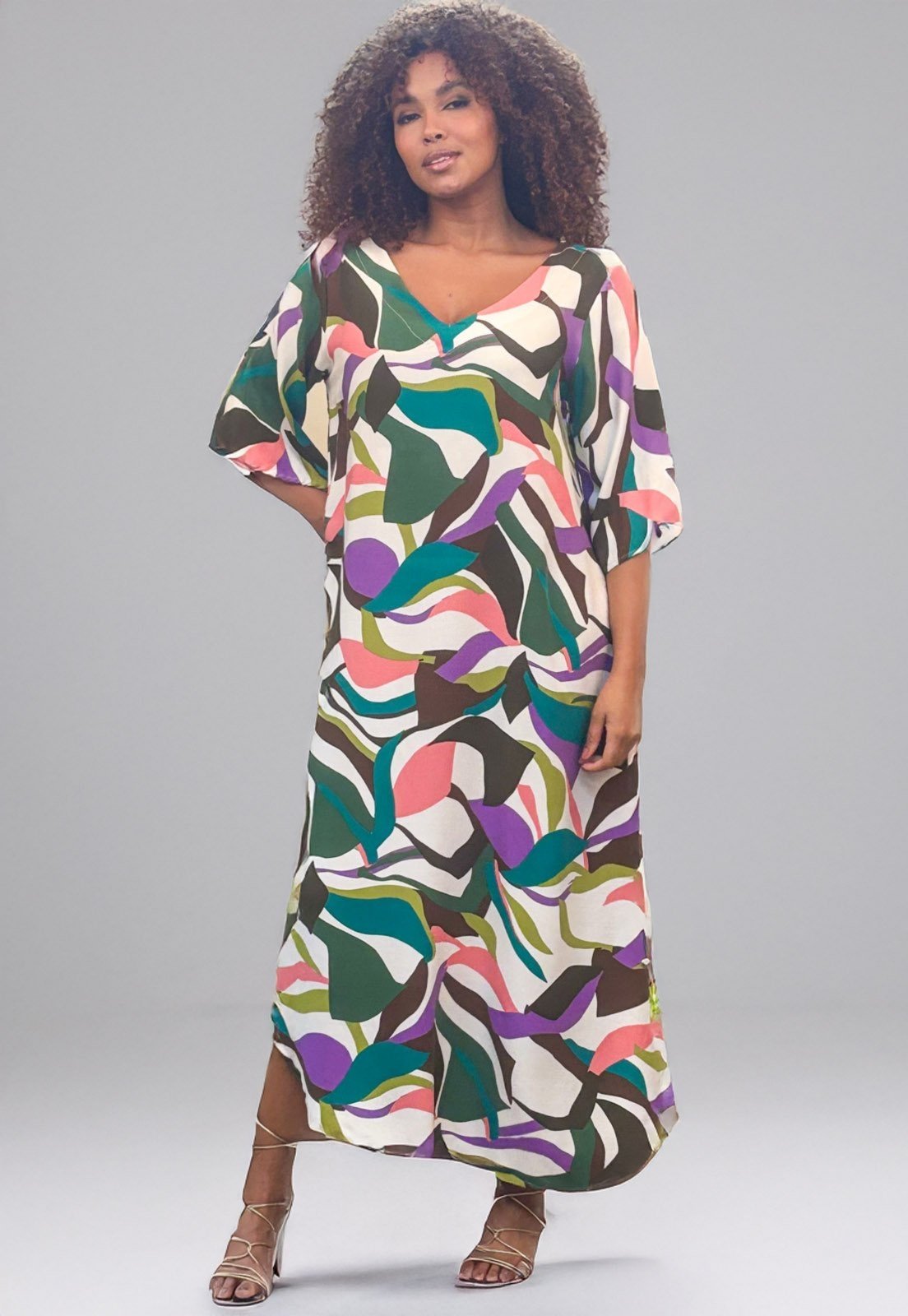 Vestido Cabanafree Midi Abapã Plano com Bolso Estampa Encanto Botânico