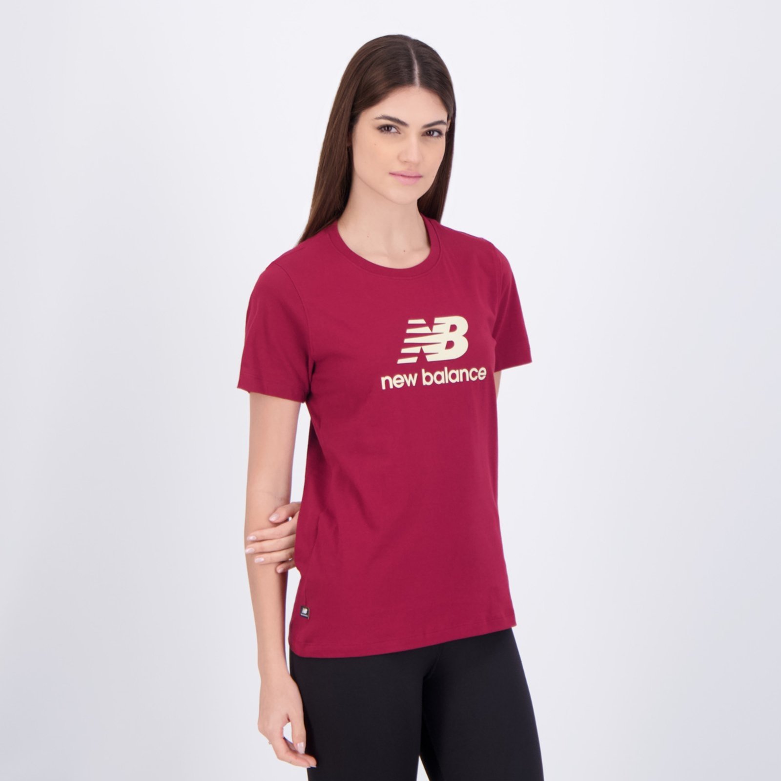 Vista 3 Camiseta New Balance Essentials Feminina Bordô vermelho New Balance vermelho