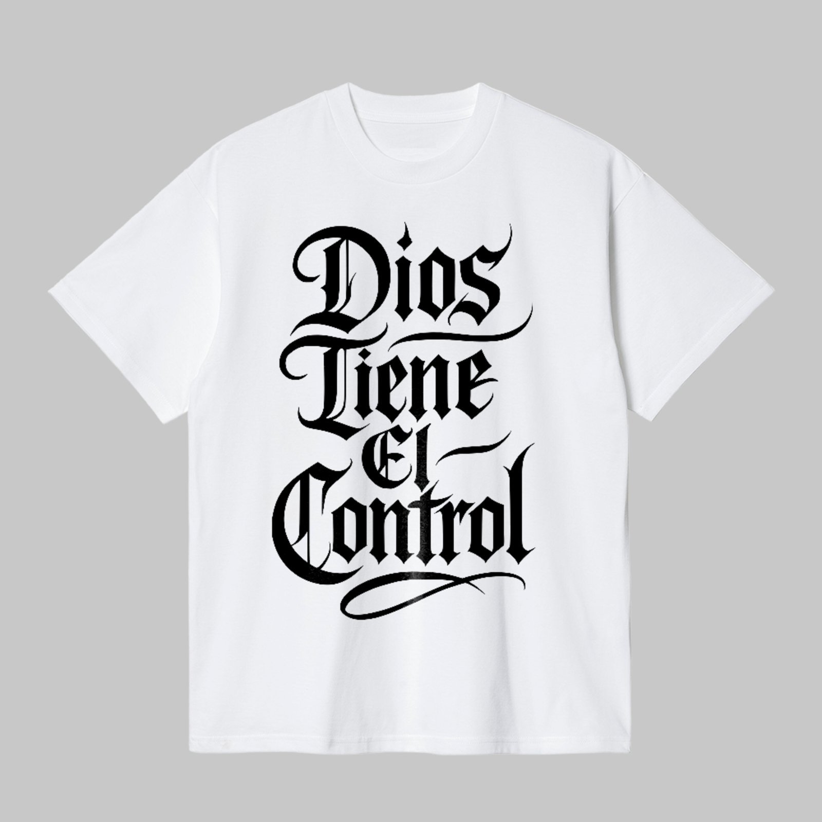 Camiseta Básica Frase Dios Tiene El Control Lettering Style Branco