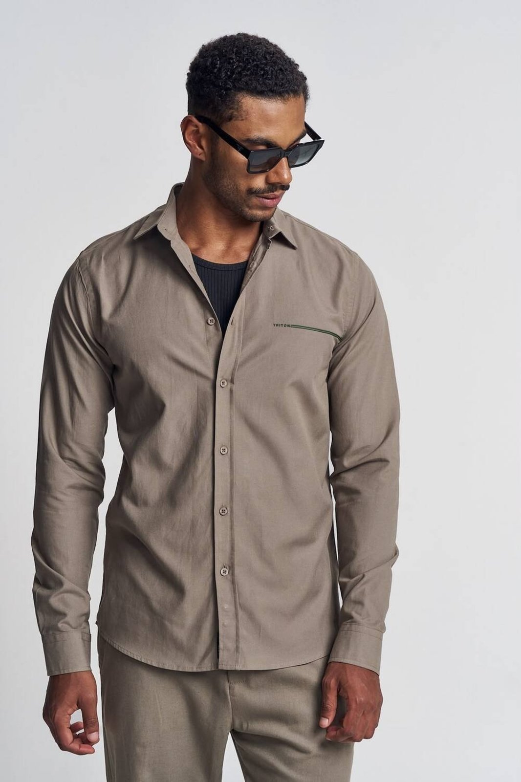 Camisa Masculina com Detalhe Bordado - Casual Triton Bege Terre