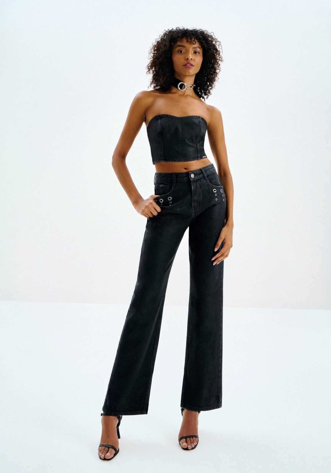 Calça Jeans Gloss Reta Cintura Alta com Ilhós