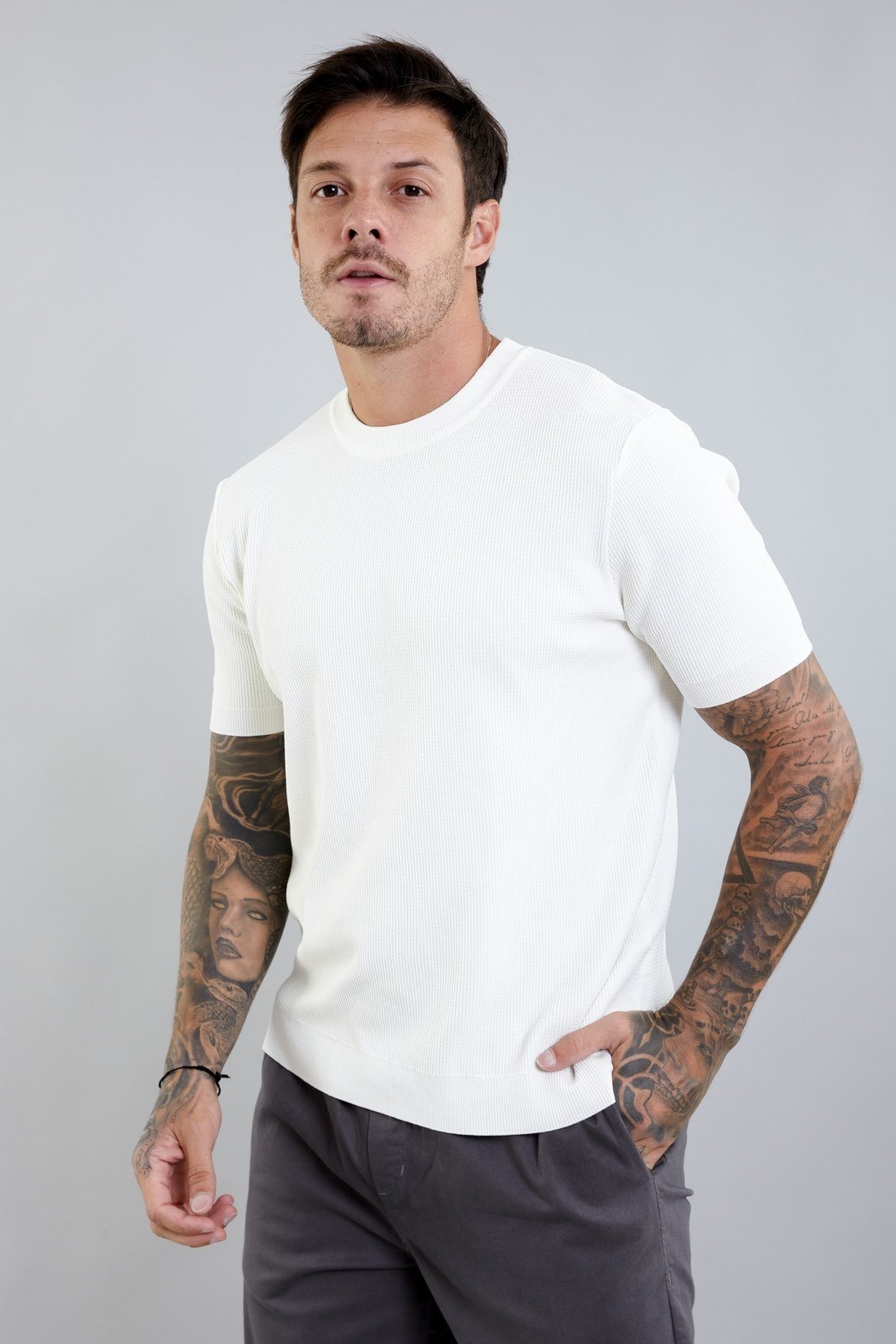 Camiseta de Tricot Masculina Canelada Manga Curta Branca Dialogo