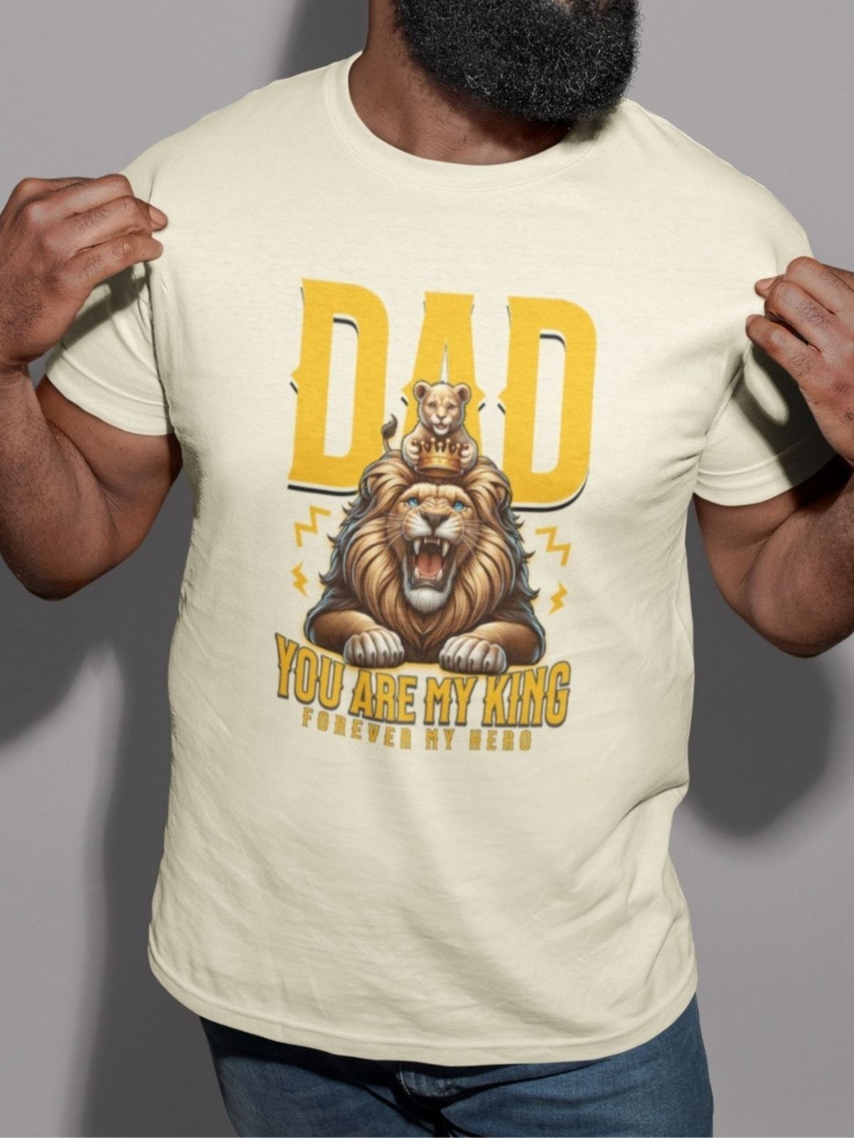 Camiseta Básica Masculina GuGi Leão Pai Rei Coroa Off White