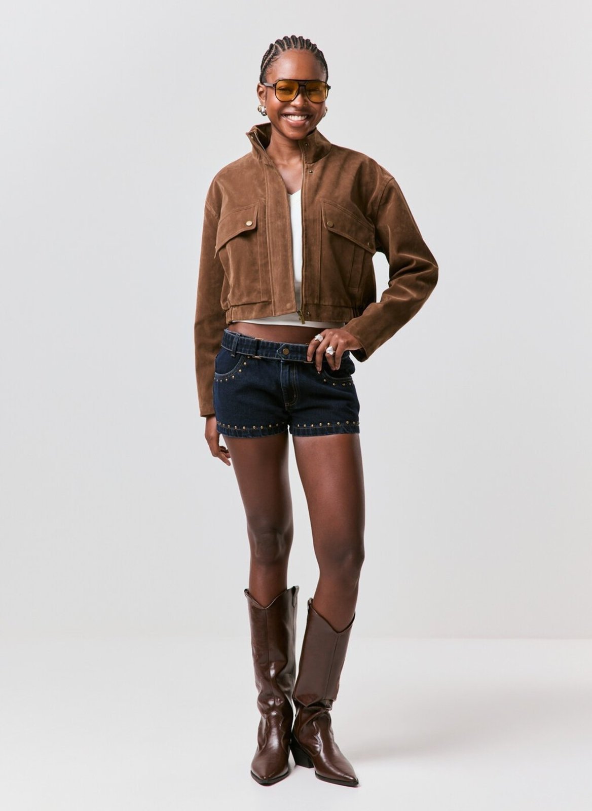 Micro Short Jeans Cintura Baixa Tachinhas