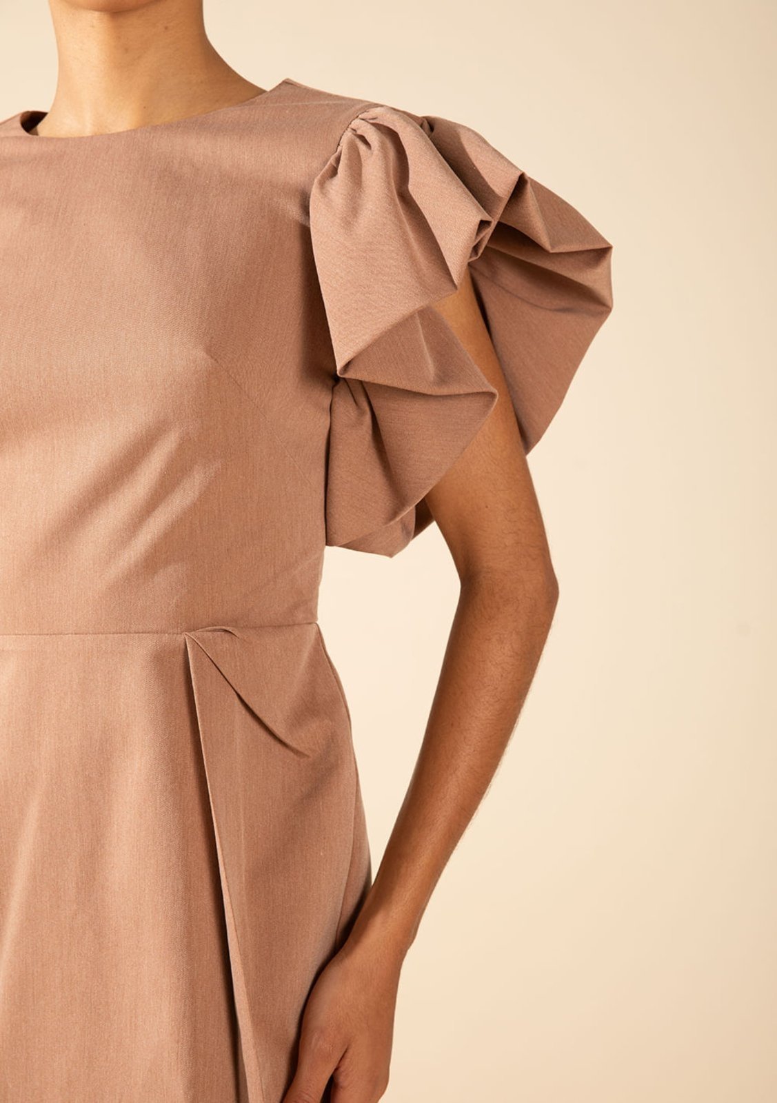 Vista 3 Vestido Morena Rosa Ajustado Decote Careca Sem Manga Curto Marrom Morena Rosa marrom rosa
