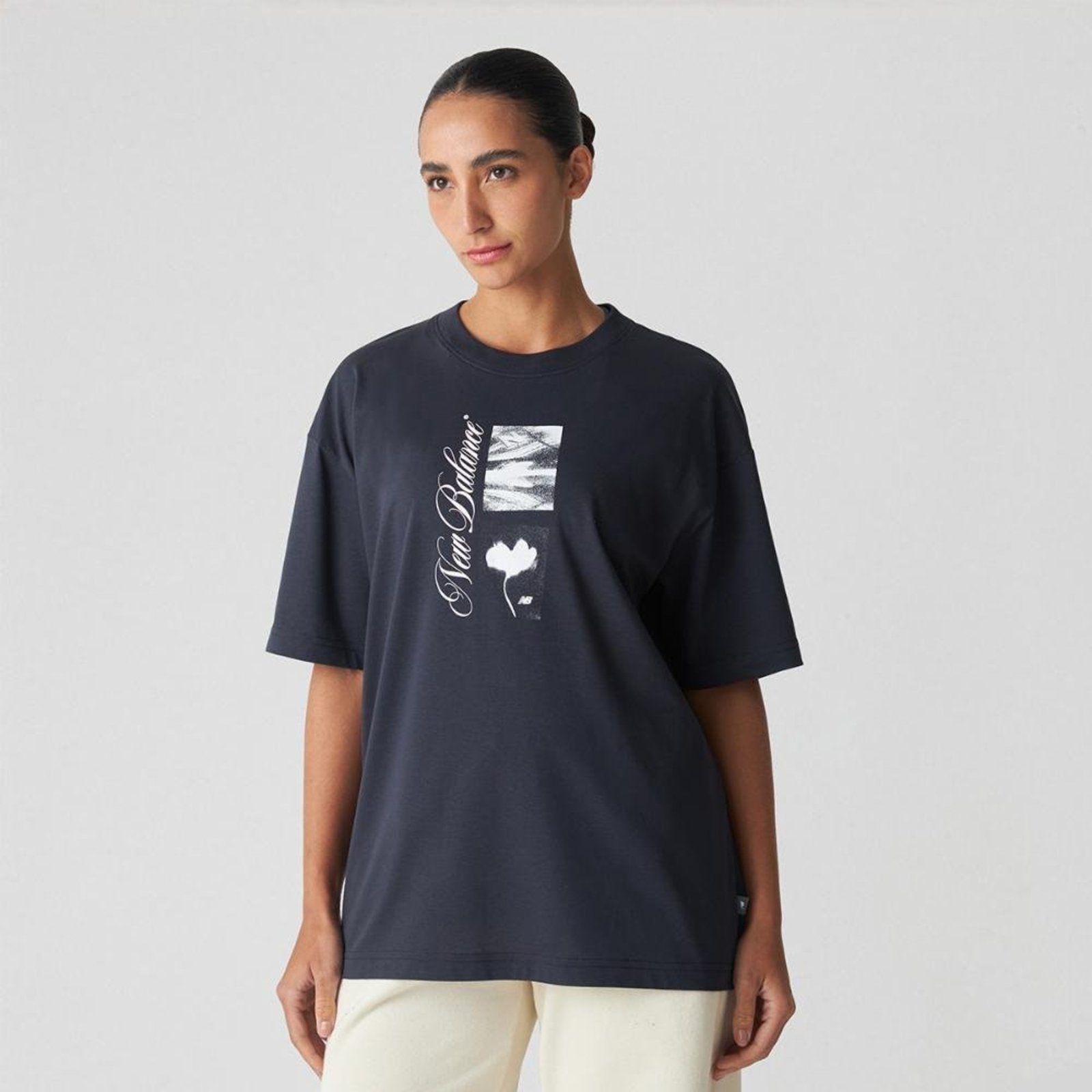 Camiseta Pressed Flowers Script Oversized Feminina
