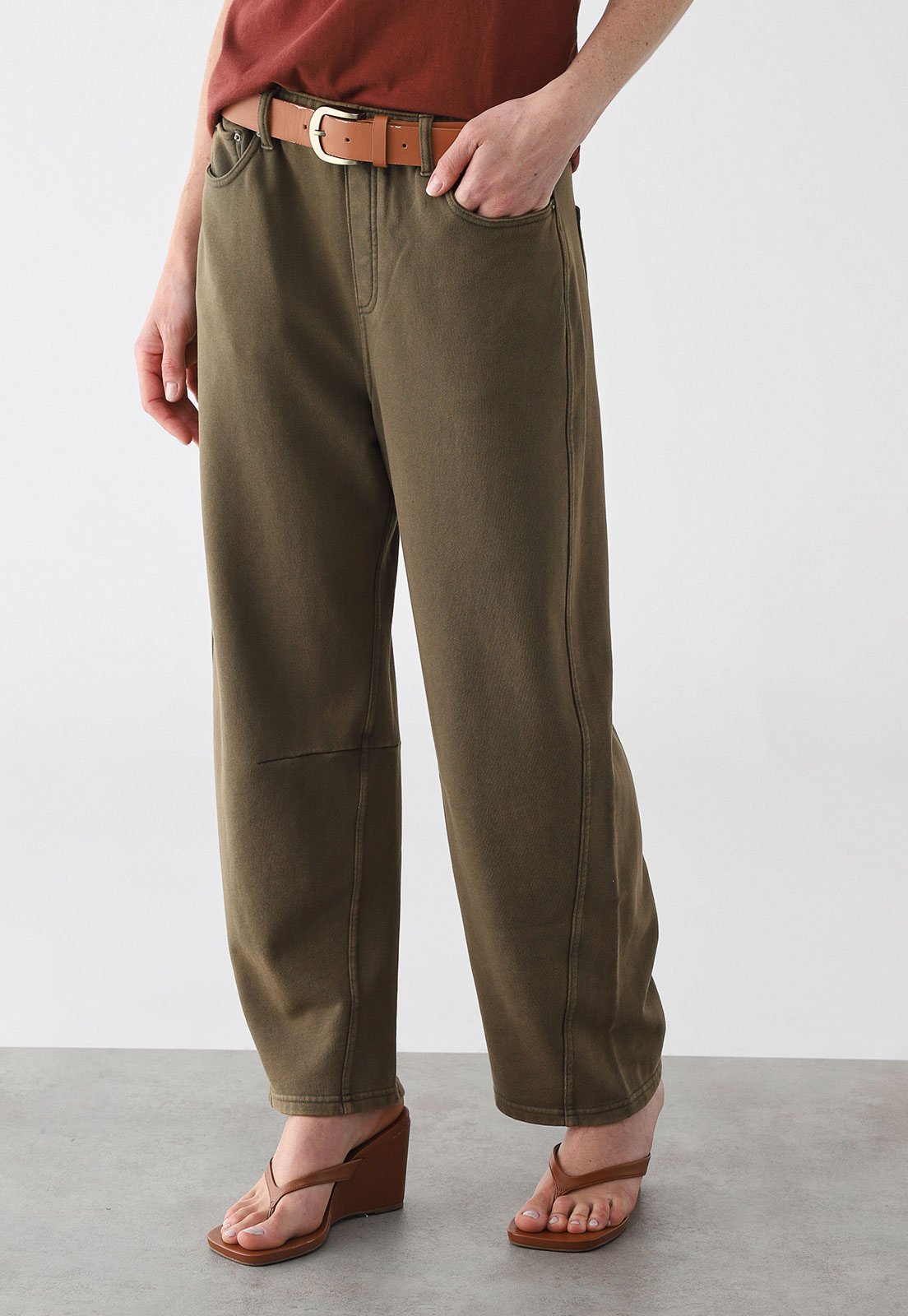Calça Feminina GAP Barrel Marrom