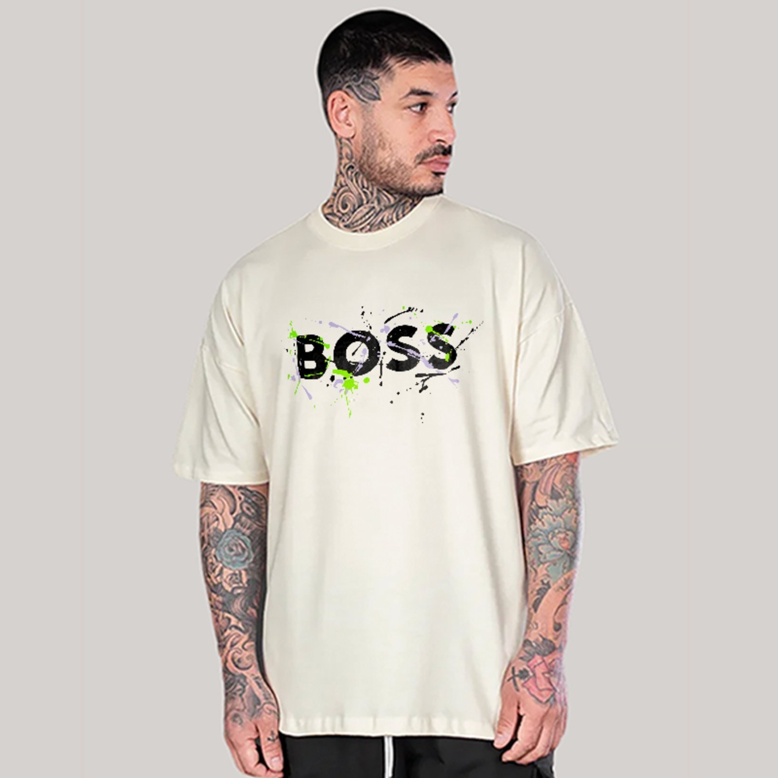 Vista 2 Camiseta Oversized Boss Visual Premium Urbano Casual Off White ousy off-white white ousy off-white white