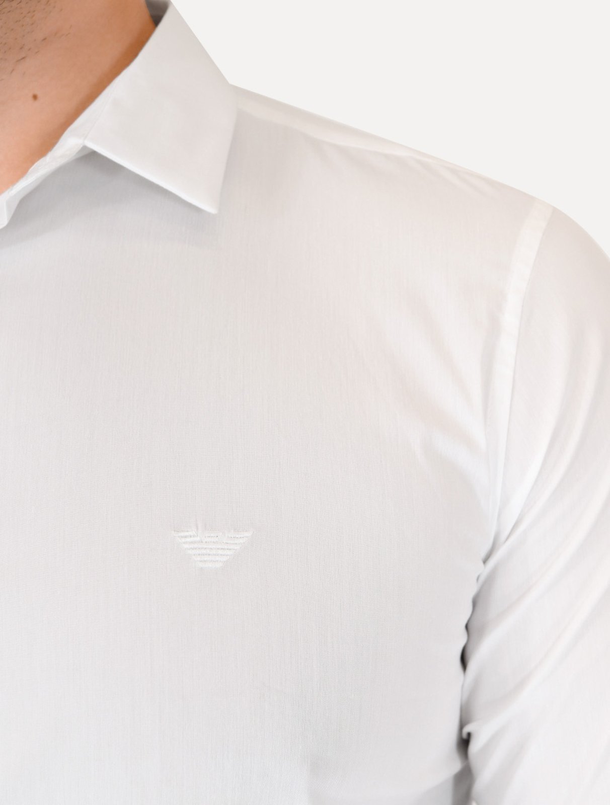 Vista 3 Camisa Empório Armani Masculina Stretch Embroidered Mono Logo Branca branco branco
