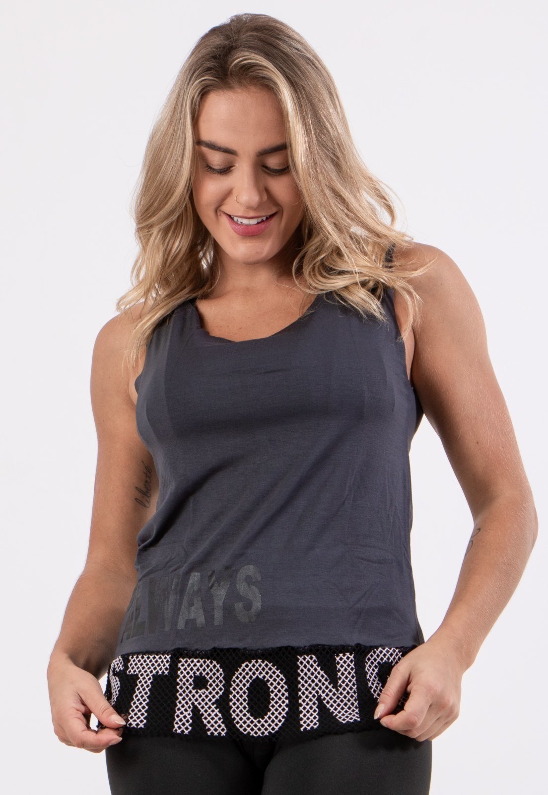 Regata Strong 4 Estações Blusa Furadinha Fitness Liso Feminino Cinza