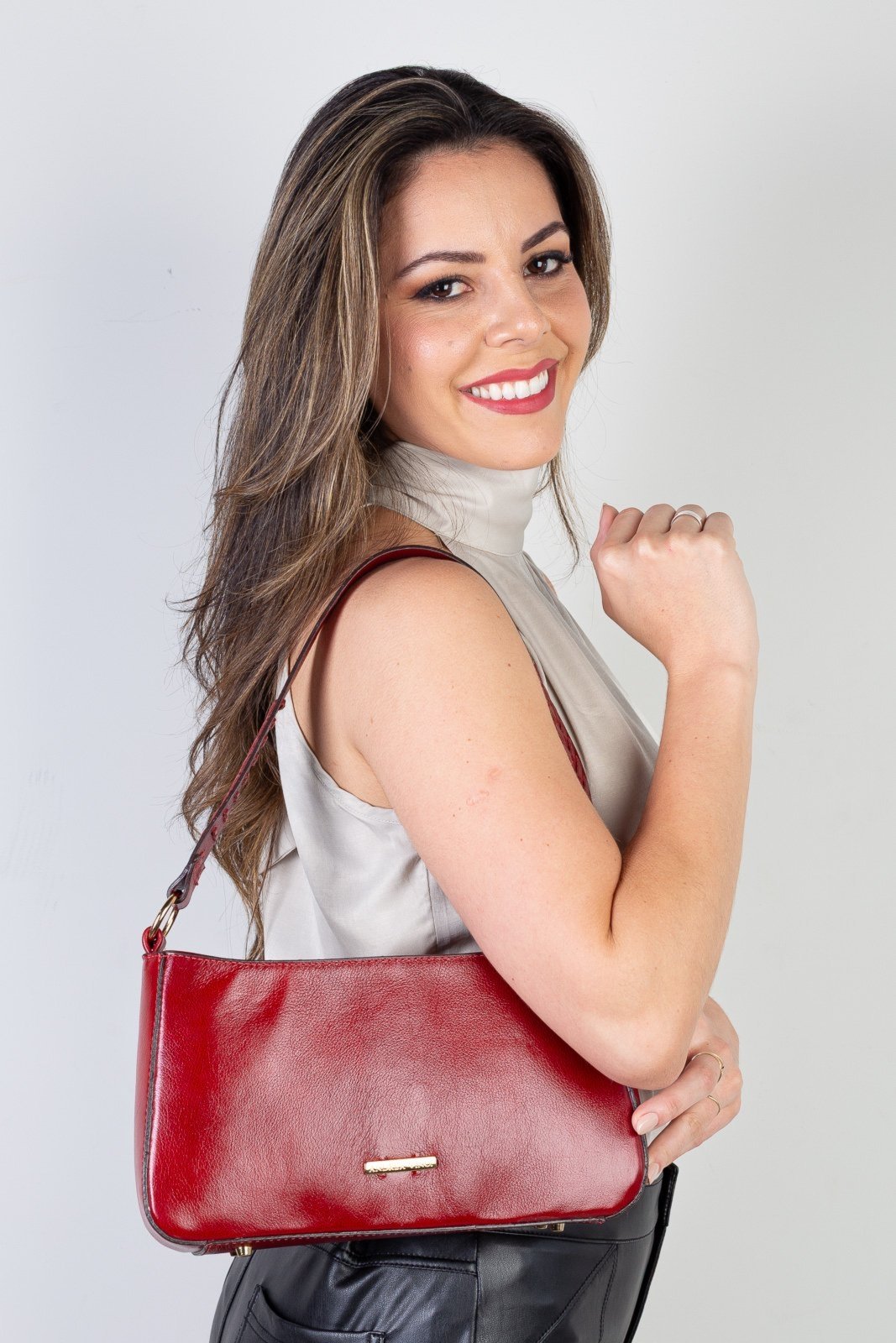 Vista 3 Bolsa de ombro em couro liso baguete Liah preto preto