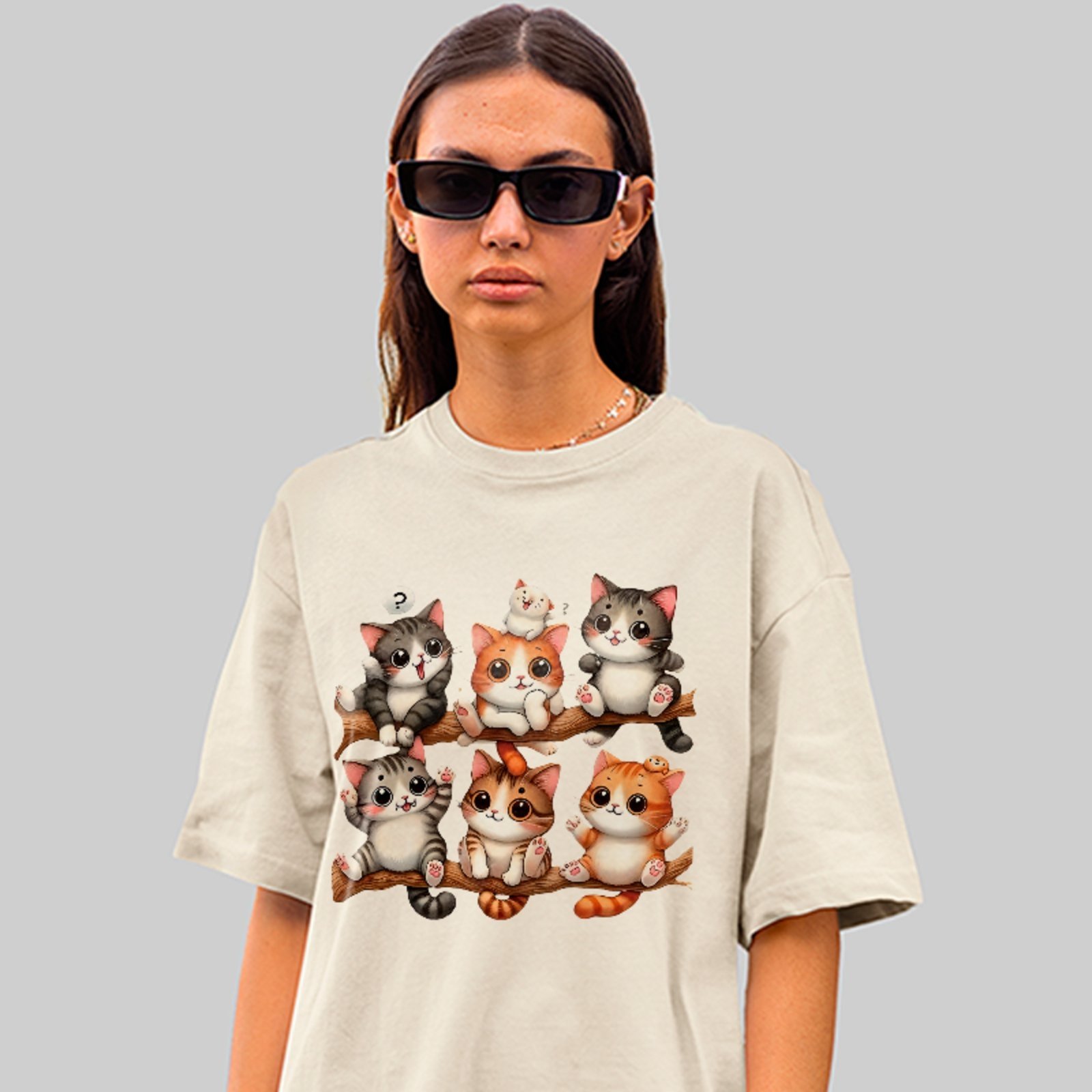 Camiseta Oversized Estampa Gatos Fofos Cartoon Casual Unissex Off White