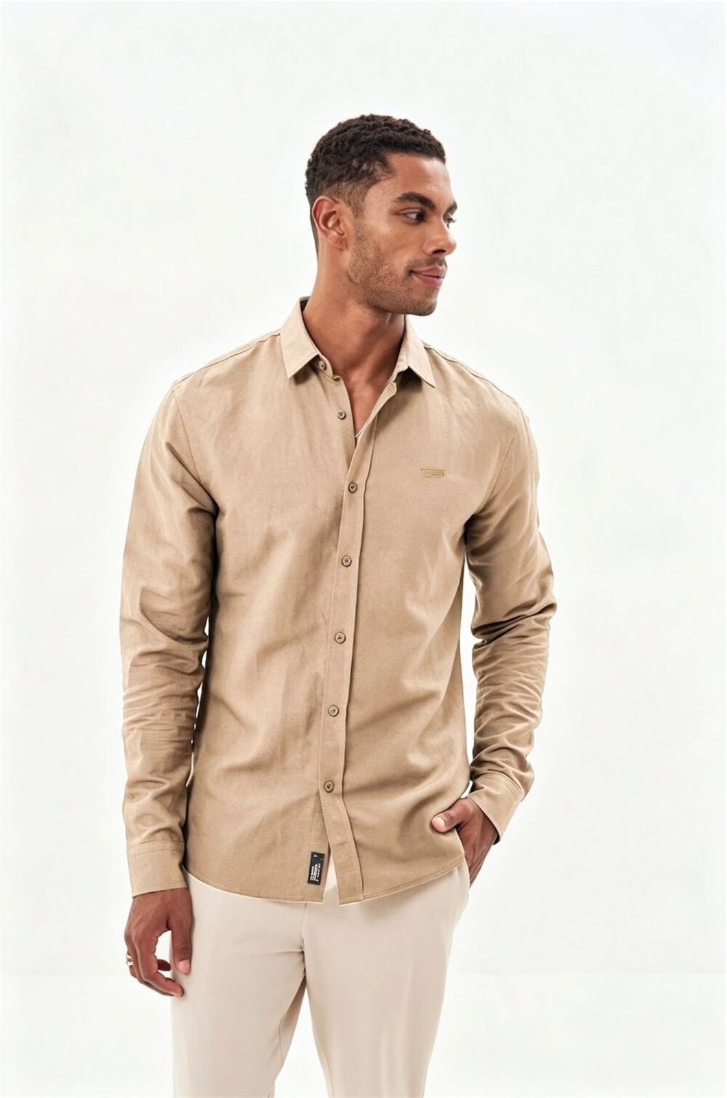 Camisa Masculina Manga Longa com Botões Triton Bege Greige