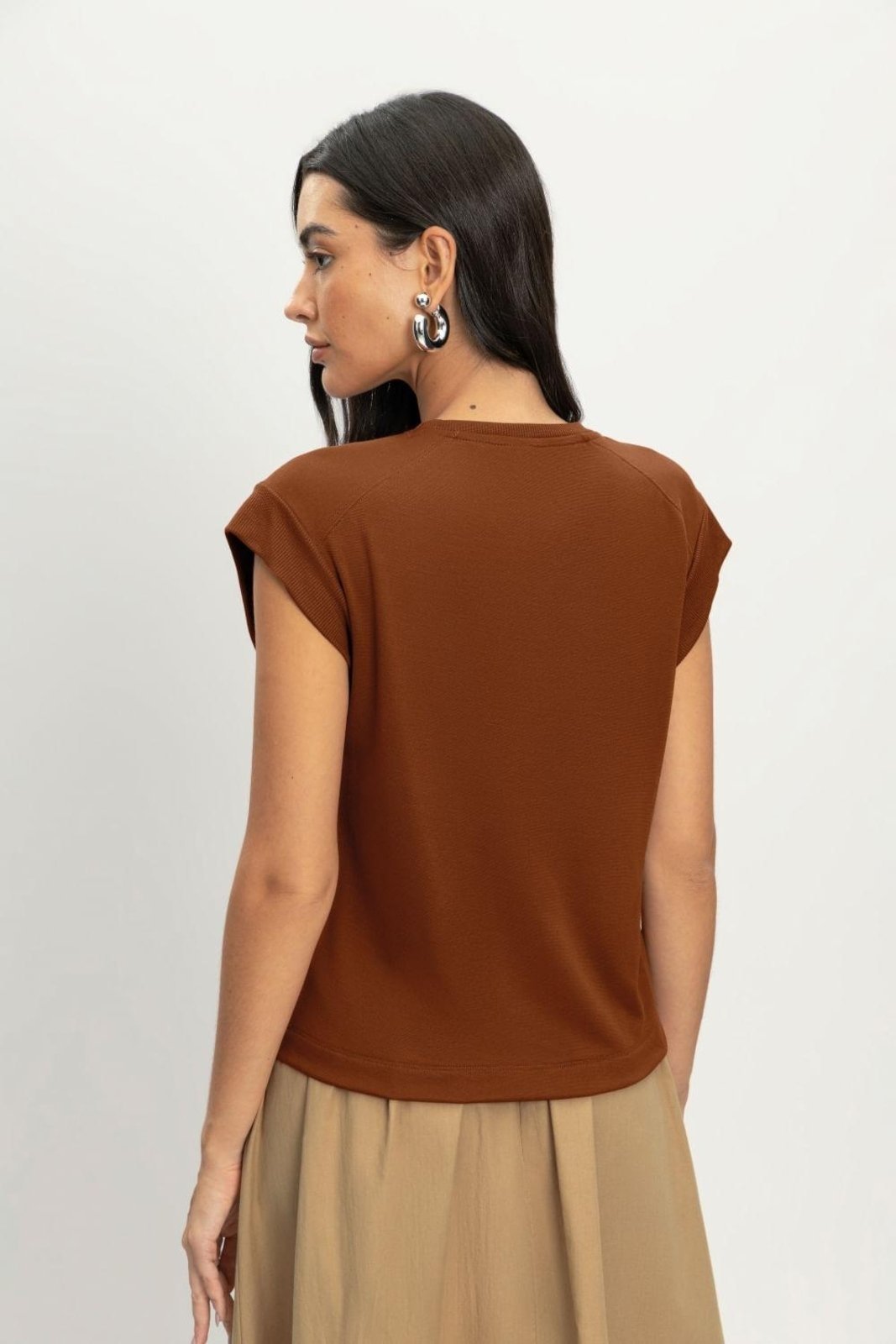 Vista 3 Blusa feminina regata Essendi marrom Essendi marrom
