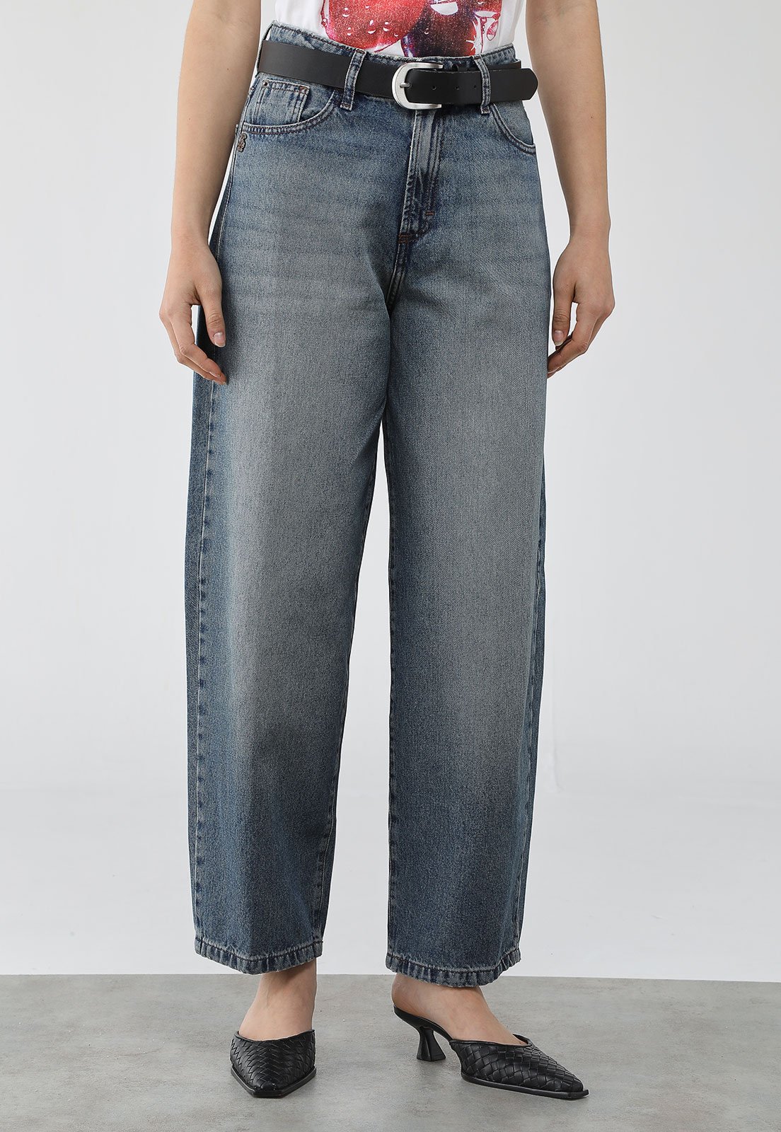 Calça Jeans Feminina John John Barrel Lavagem Média Azul