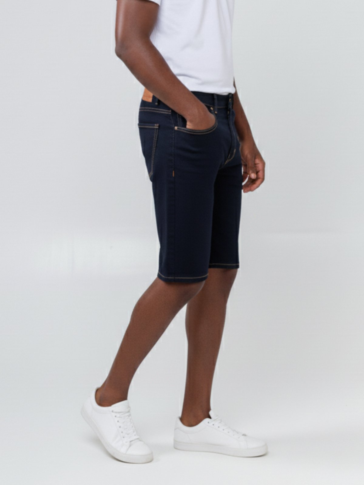 Bermuda Jeans Masculina Kovali Escura Básica e Confortável