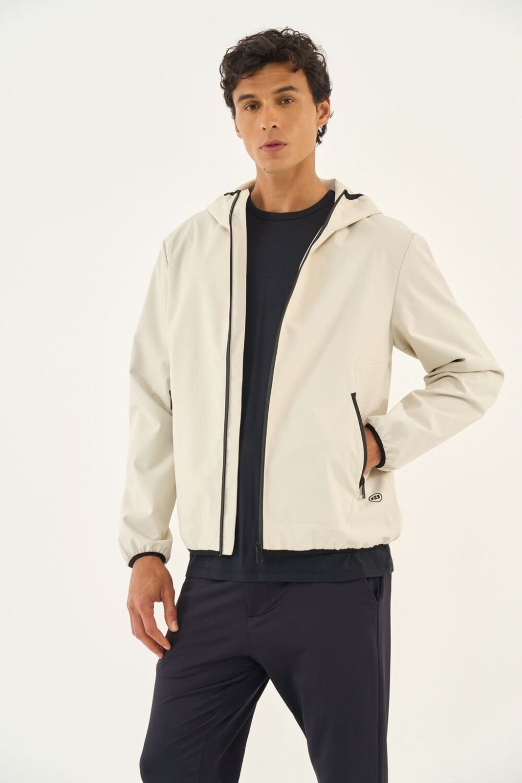 Jaqueta Bomber Com Repelente Leve - Colcci Tech Bege Taupe