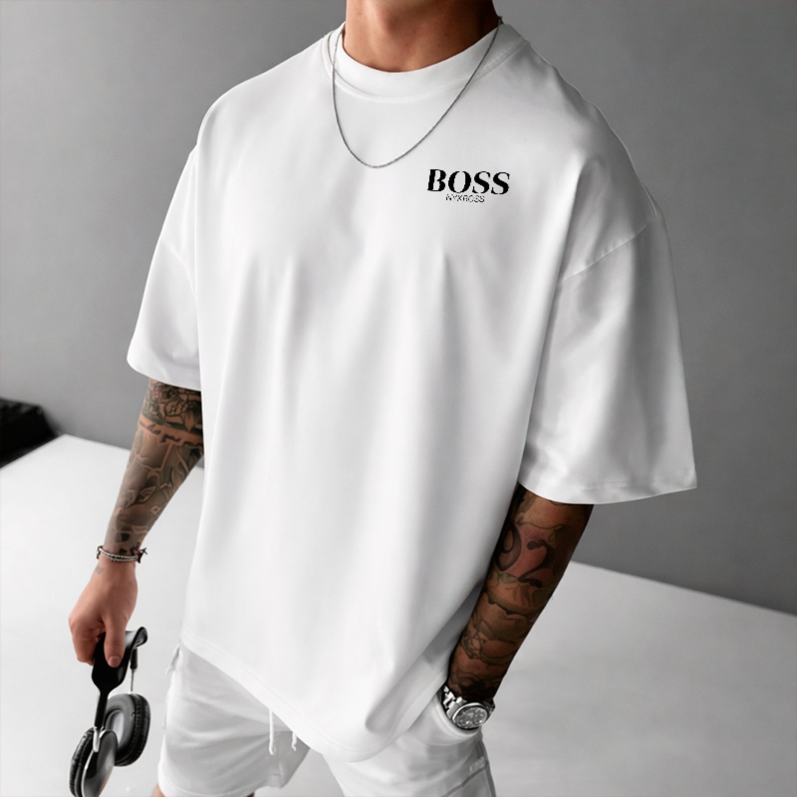 Vista 2 Camiseta Oversized Boss Minimal Style Urbano Algodão Premium ousy preto ousy preto