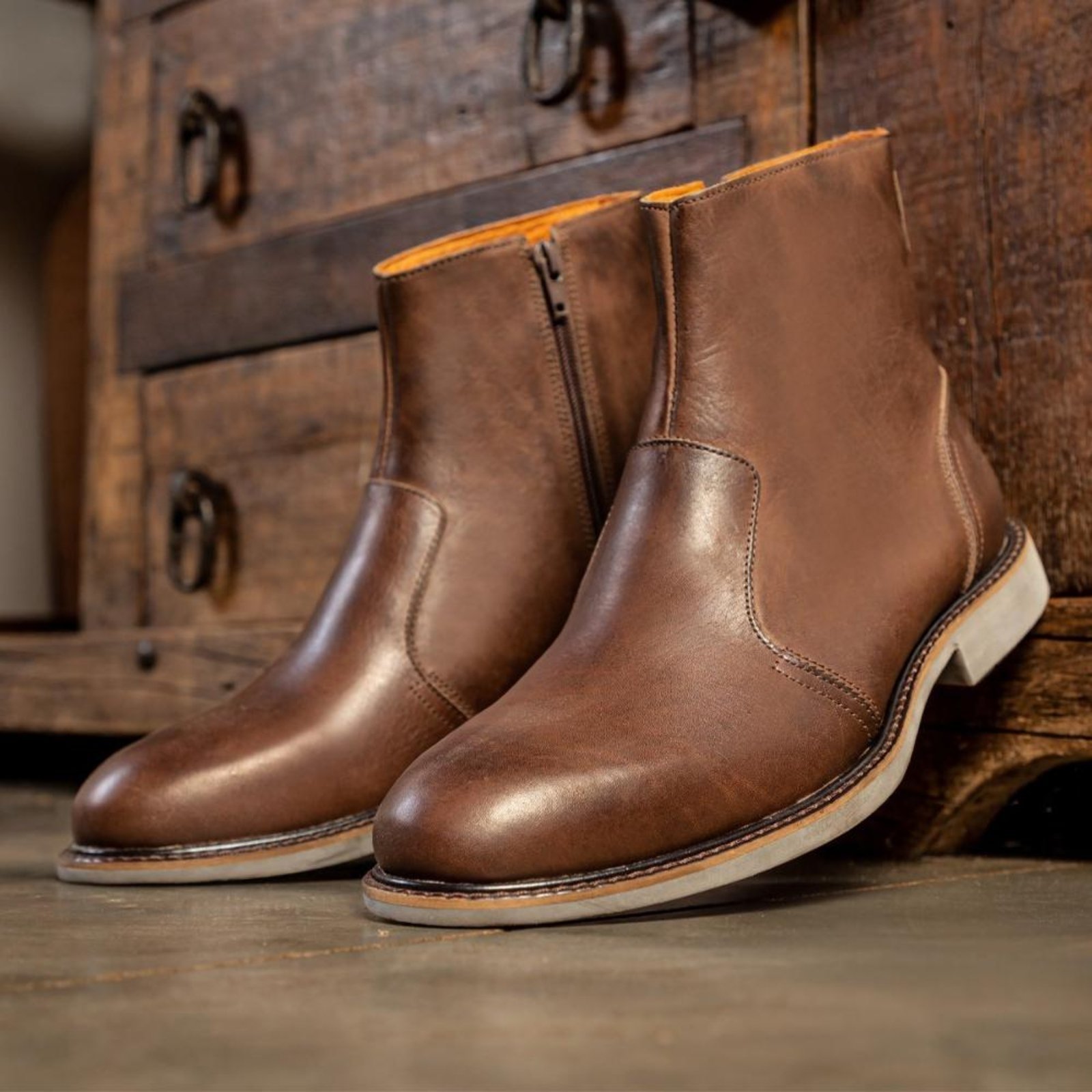 Bota Masculina Couro Look Stock Lançamento Solado Costurado Marrom