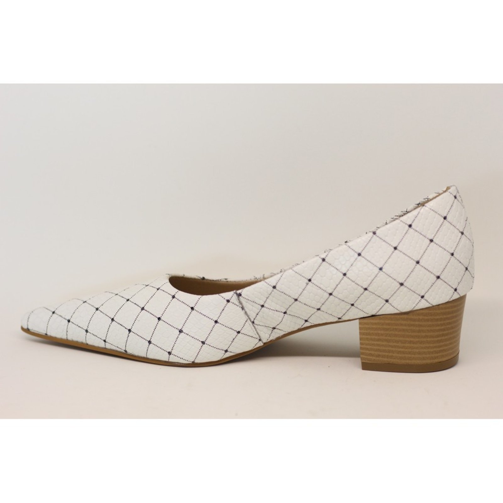 Vista 3 Scarpin Bico Fino em Couro Salto Grosso 4 CM Quadriculado Spinelli branco Spinelli branco