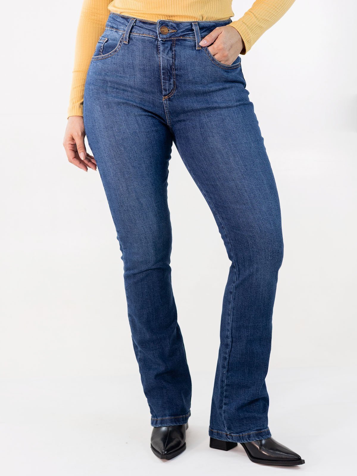 Calça Feminina Jeans Tradicional Boot Cut Alta Anticorpus