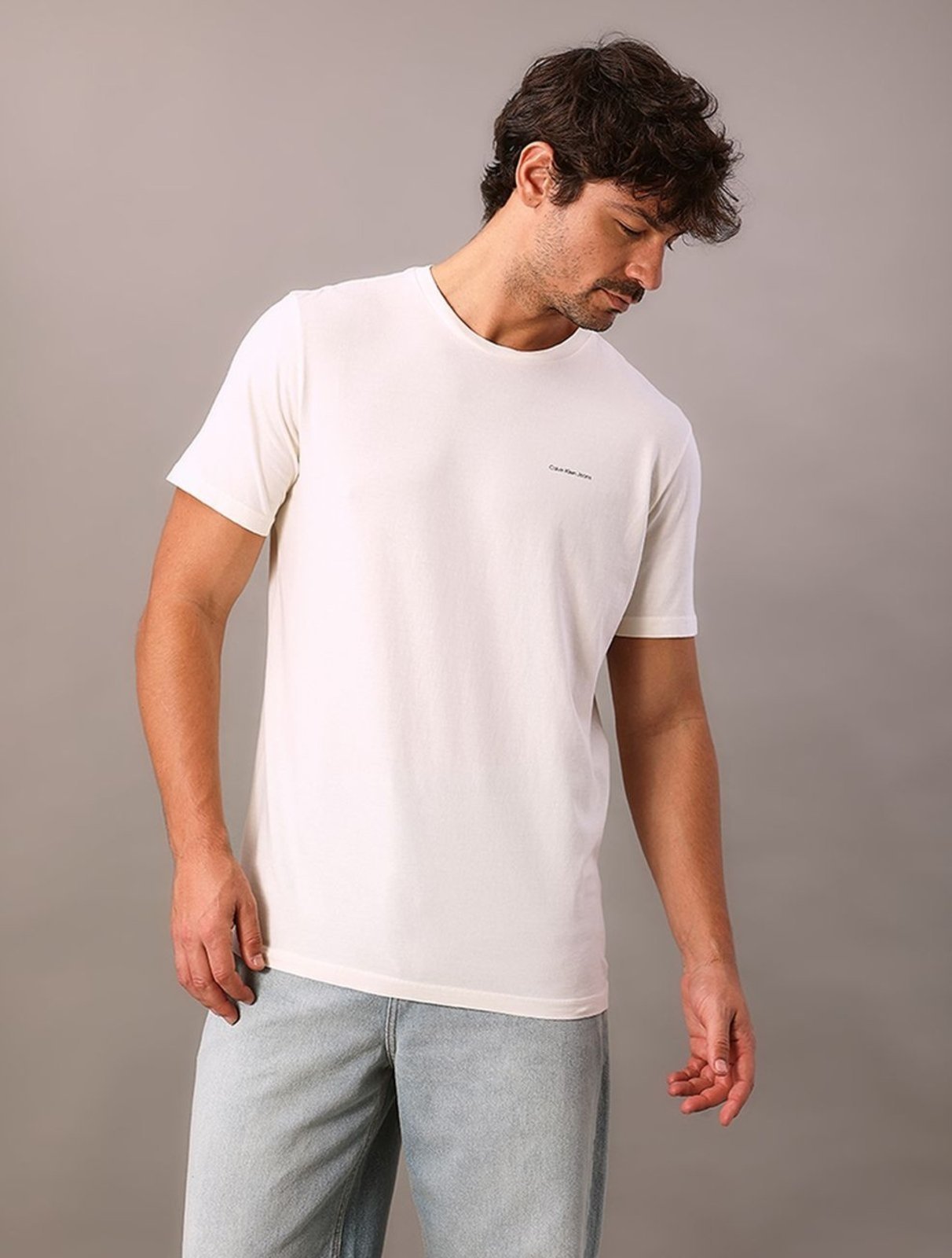 Camiseta Manga Curta Calvin Klein Jeans Masculino Flowers - Off White Calvin Klein Jeans