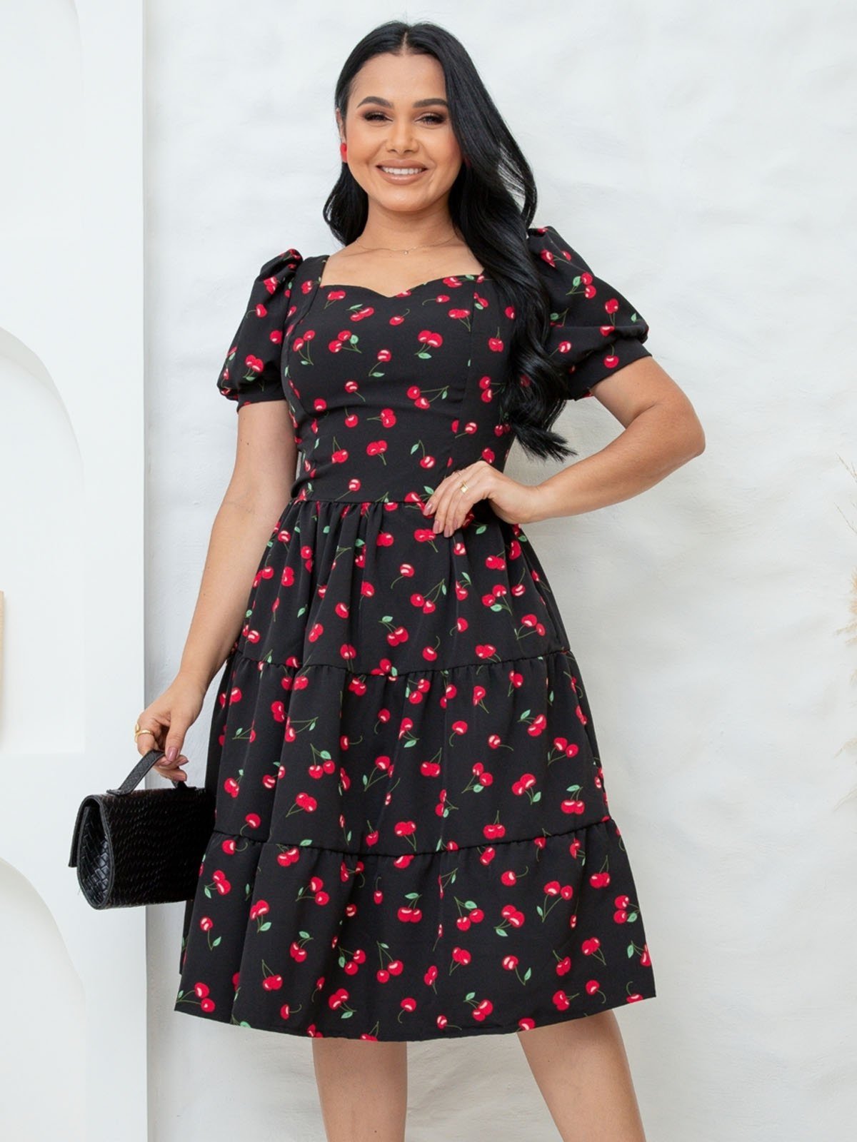 Vestido Midi FS CONCEPT Manga Curta Estampa Cereja Casual e Basico Preto com Cereja Vermelha