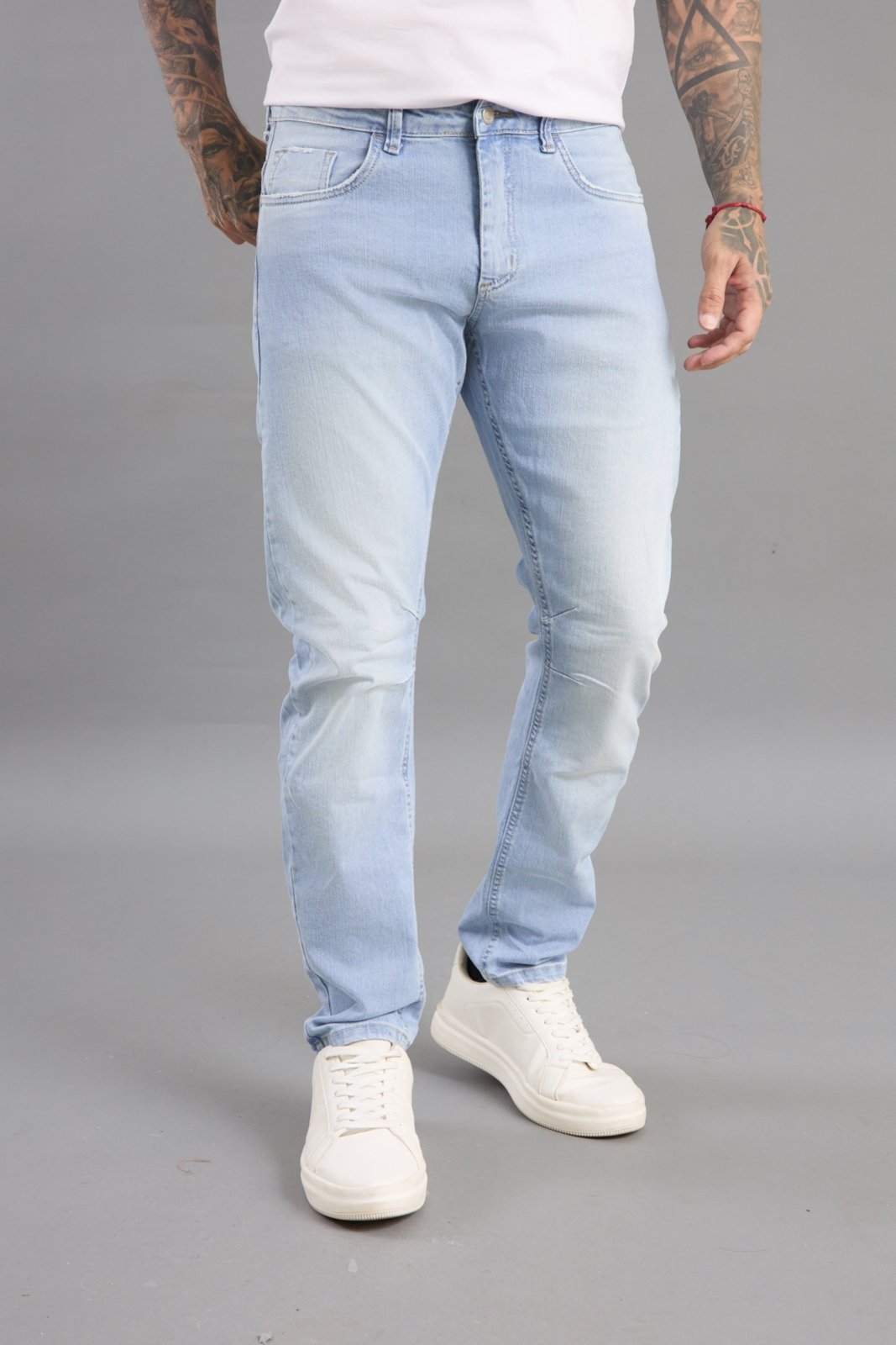 Calça Jeans Slim Arqueada Masculina Lavagem Clara Dialogo
