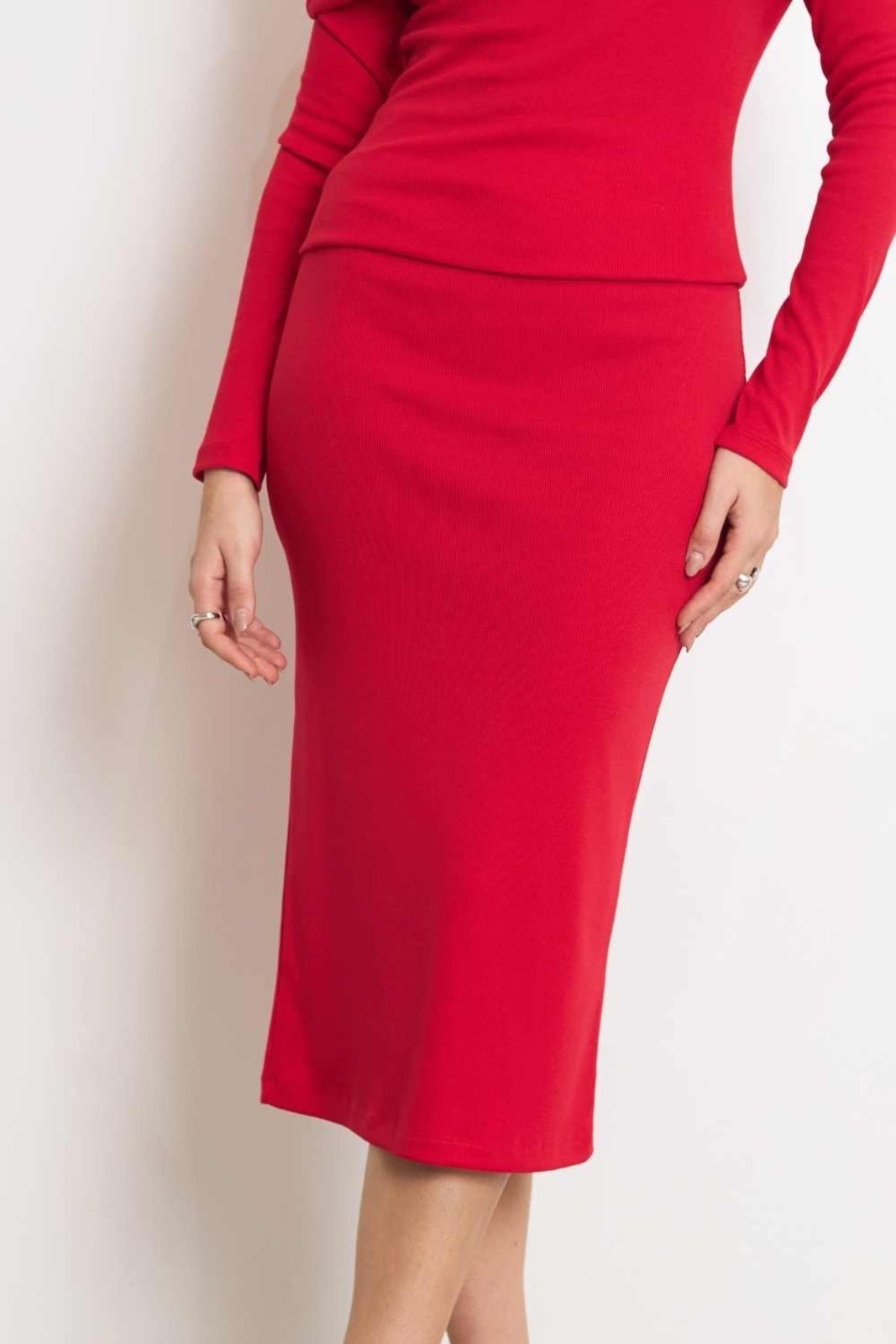 Vista 2 Saia Vanibele Midi Vermelha vermelho Vanibele vermelho