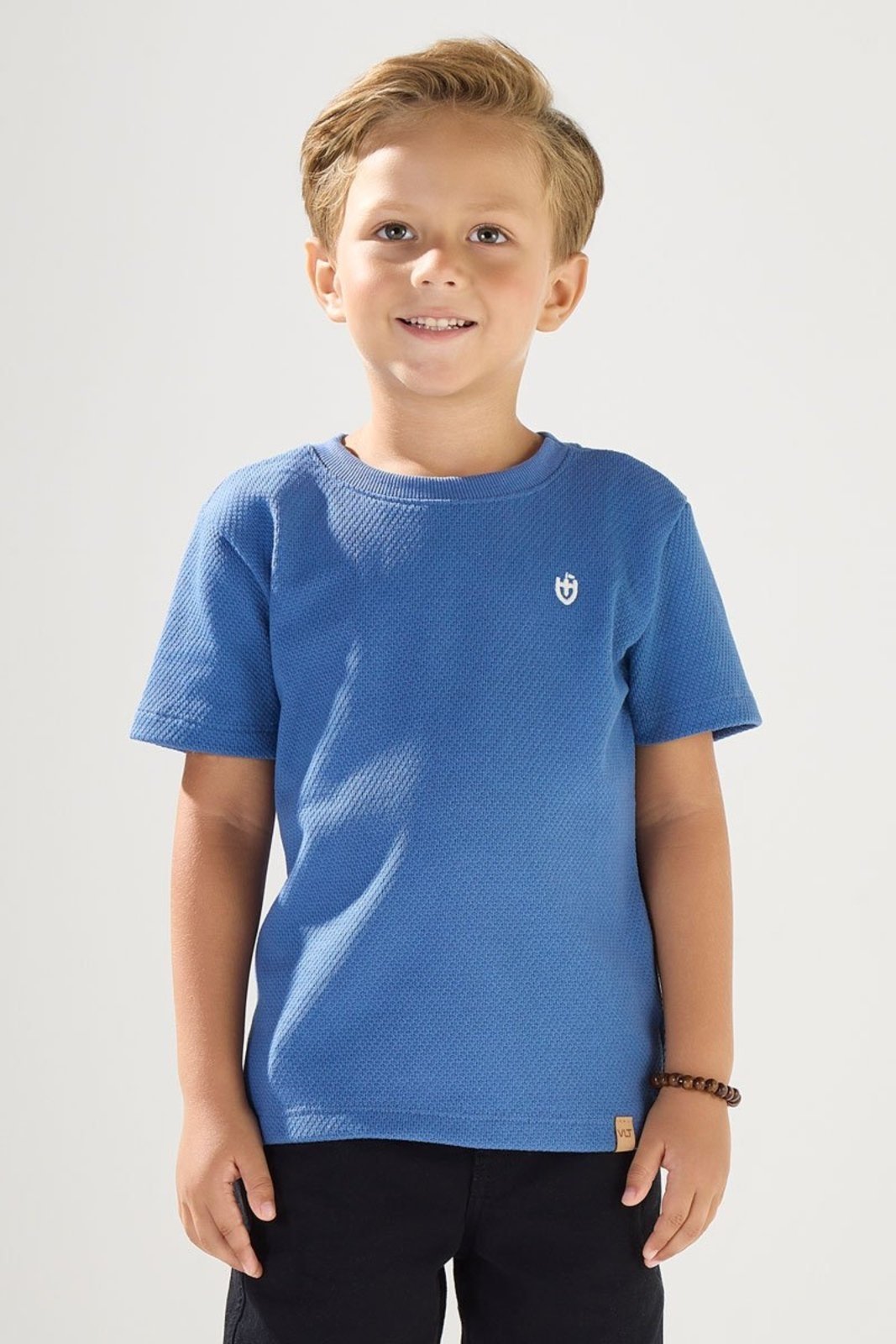 Infantil - Camiseta Azul em Tricot Leve com Bordado