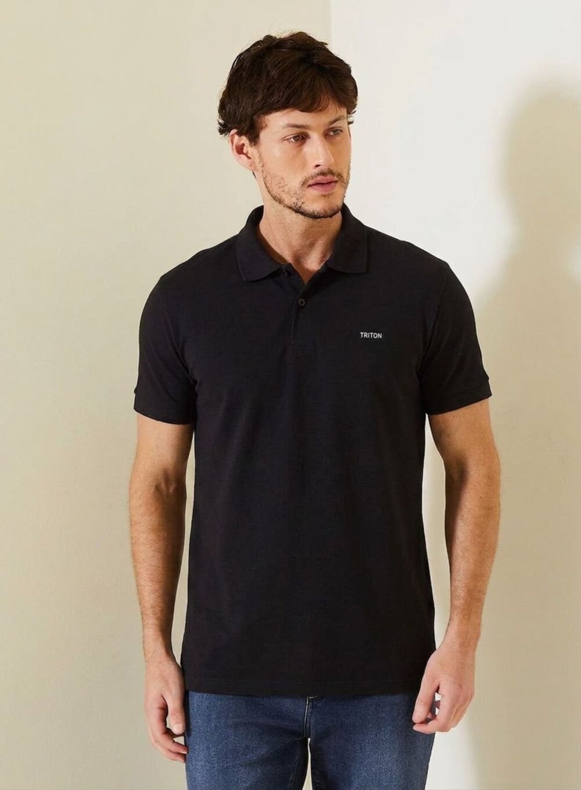 Polo Masculina Fit com Logo Contrastante Triton Preto