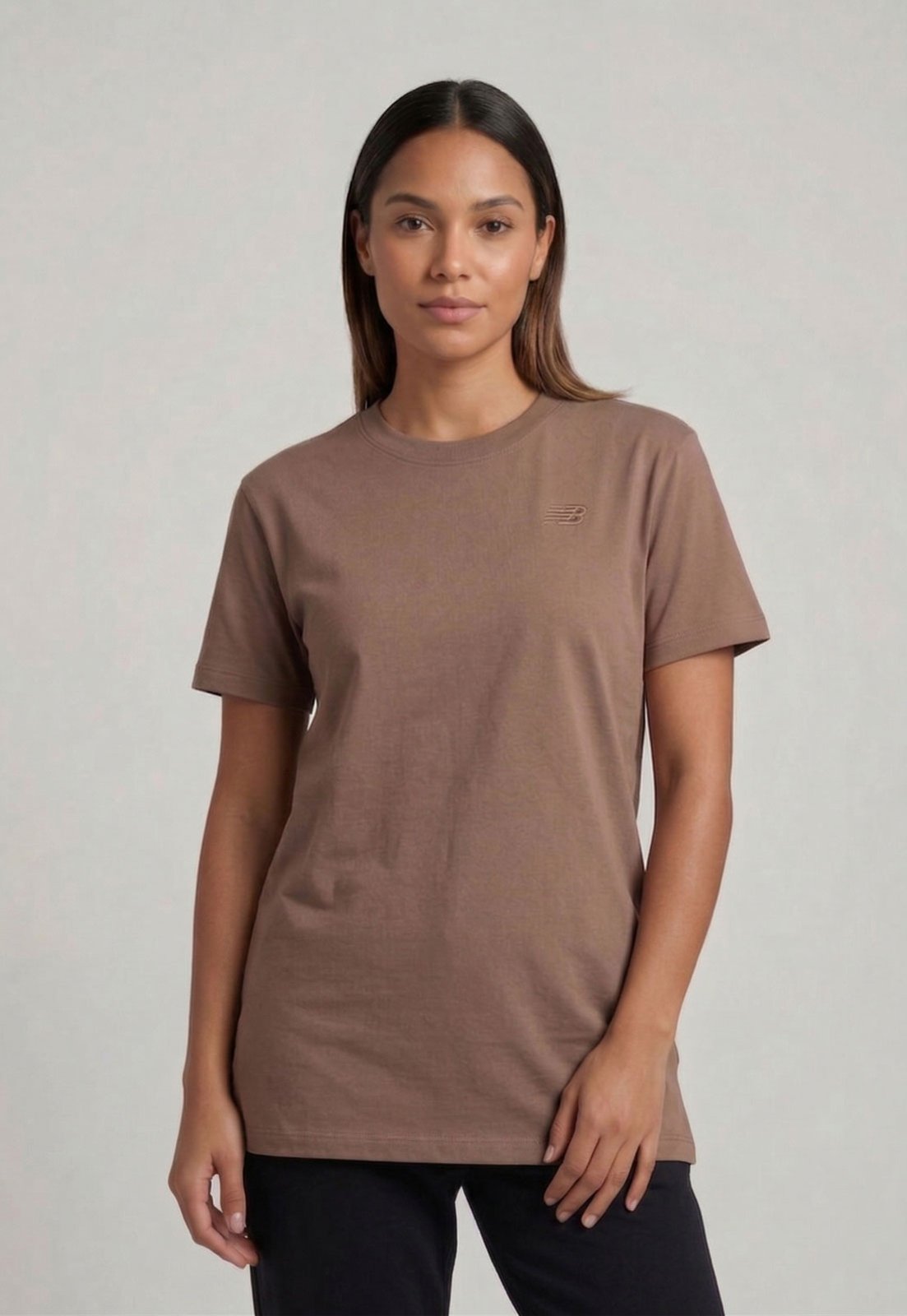 Camiseta Feminina New Balance Nb Small Logo Marrom