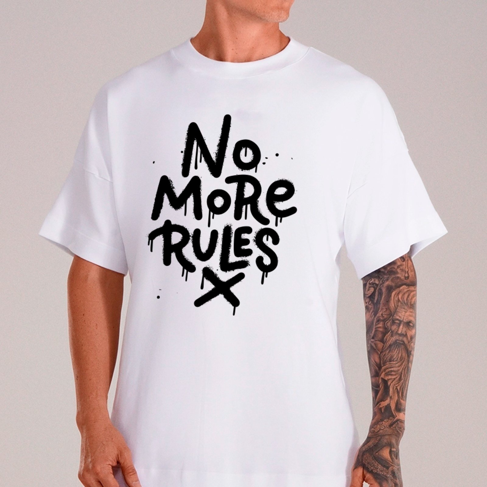 Camiseta Ousy No More Rules Tipografia Graffiti Oversized Unissex Branco