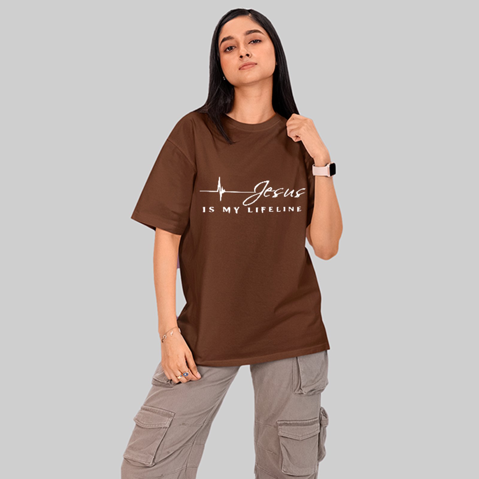 Camiseta Oversized Jesus Is My Lifeline Fé Unissex Marrom