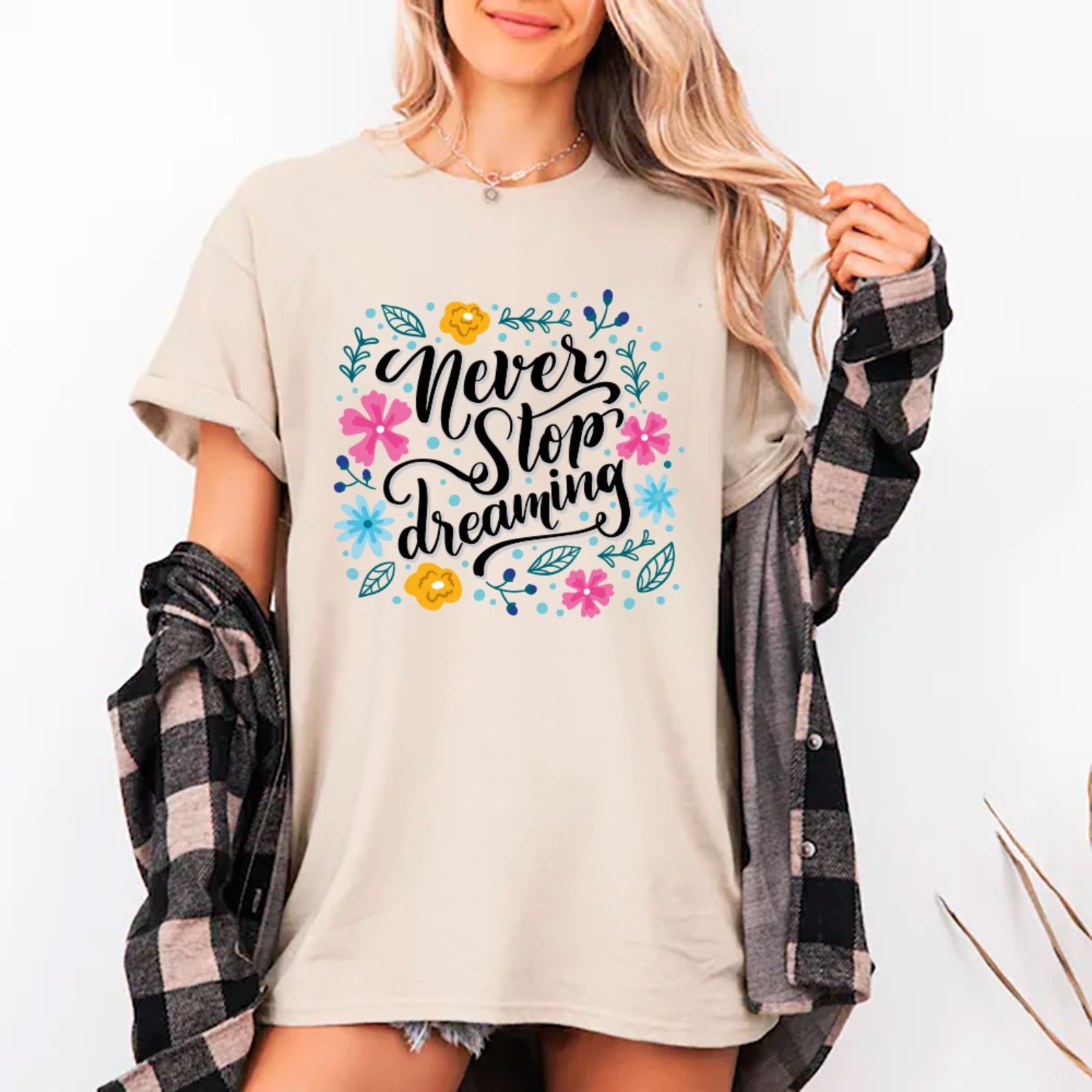 Camiseta Ousy Nunca Pare de Sonhar Oversized Feminina Off White