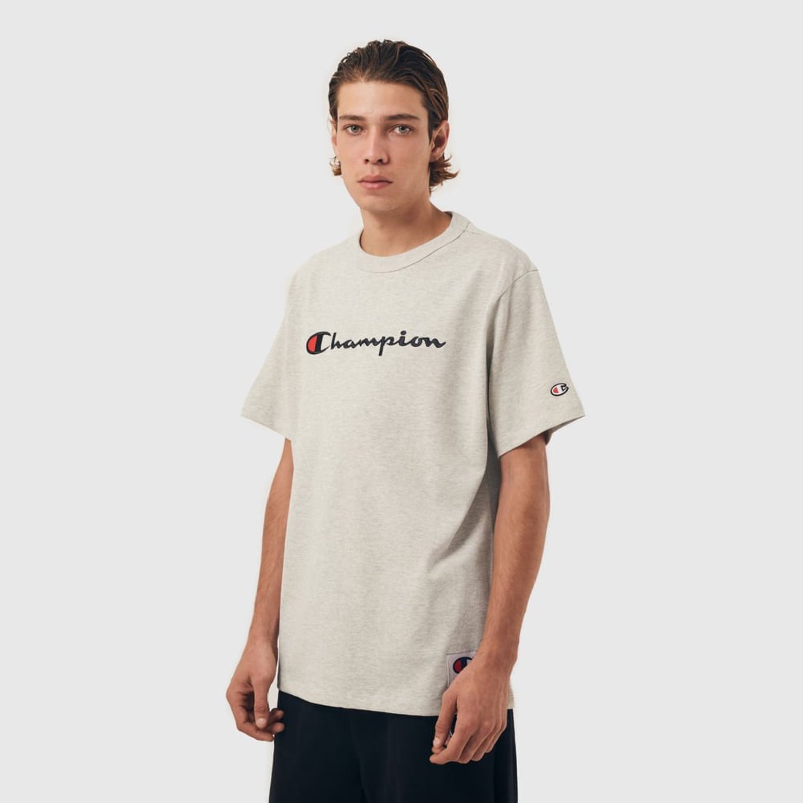 CAMISETA CHAMPION LIFE SCRIPT LOGO EMB.