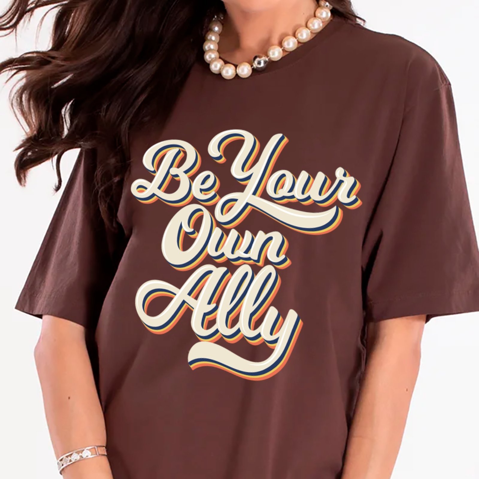 Camiseta Ousy Be Your Own Ally Oversized Feminina Marrom