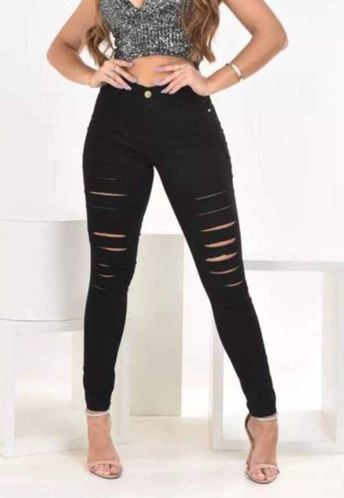 Calça Feminina Preta Skinny em Sarja com Recortes Modernos