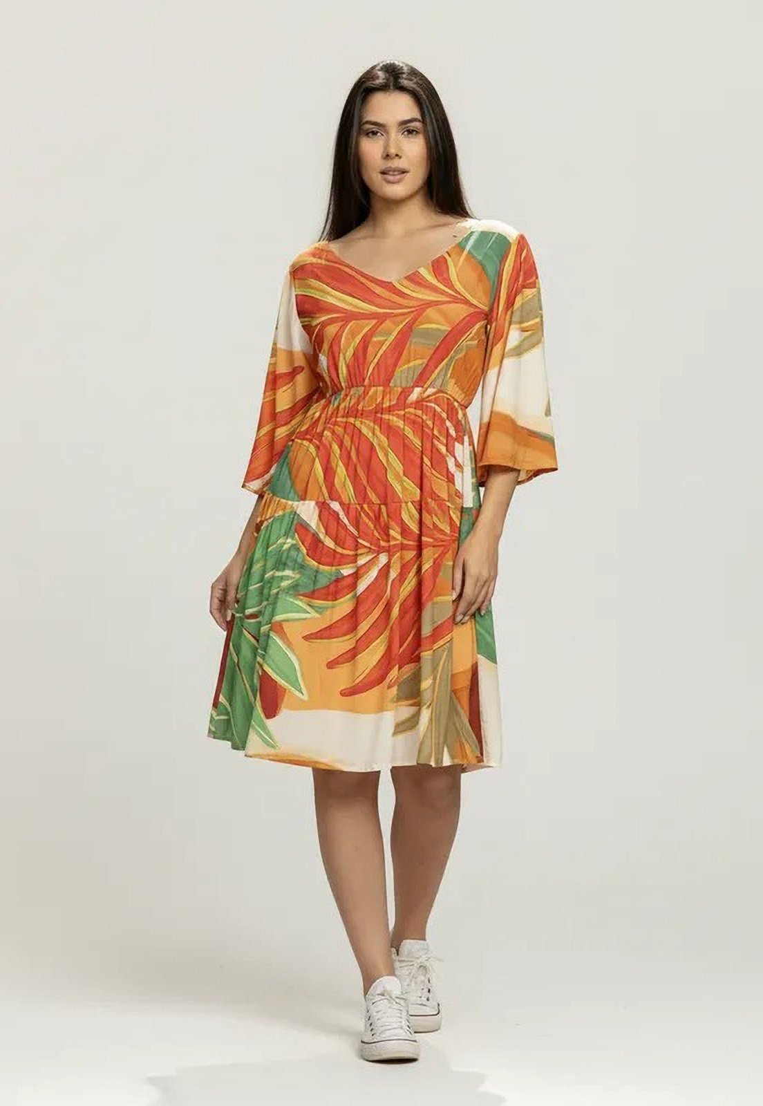 Vista 2 Vestido CabanaFree Curto Plano com Manga e Camadas Estampa Jardim do Sol Cabanafree estampado