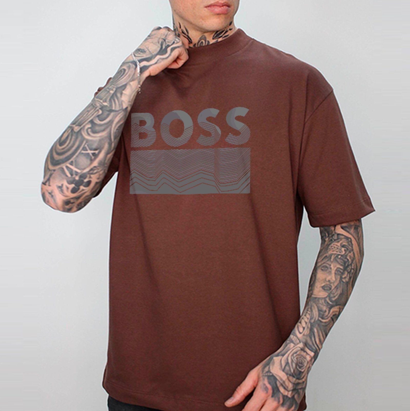 Vista 2 Camiseta Oversized Boss Estética Moderna Casual Luxo ousy marrom ousy marrom