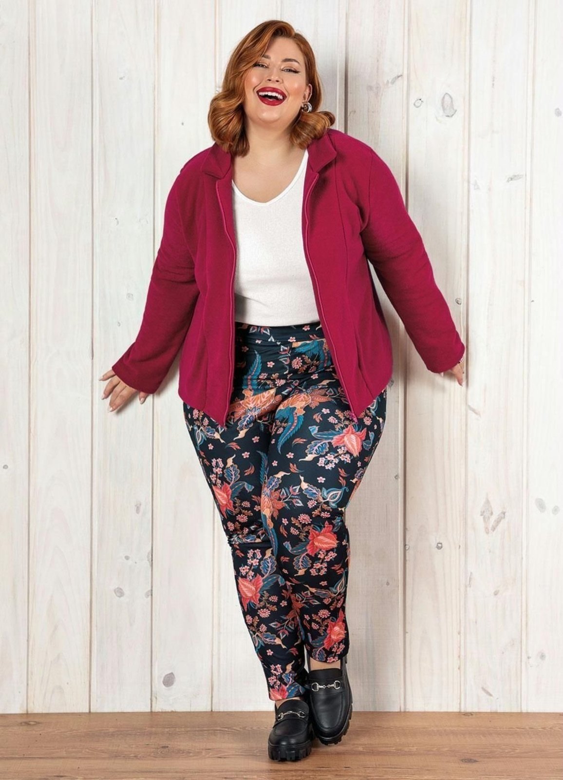 Vista 2 Casaco Em Buclê Peluciado Plus Size Cereja Marguerite vermelho Marguerite vermelho