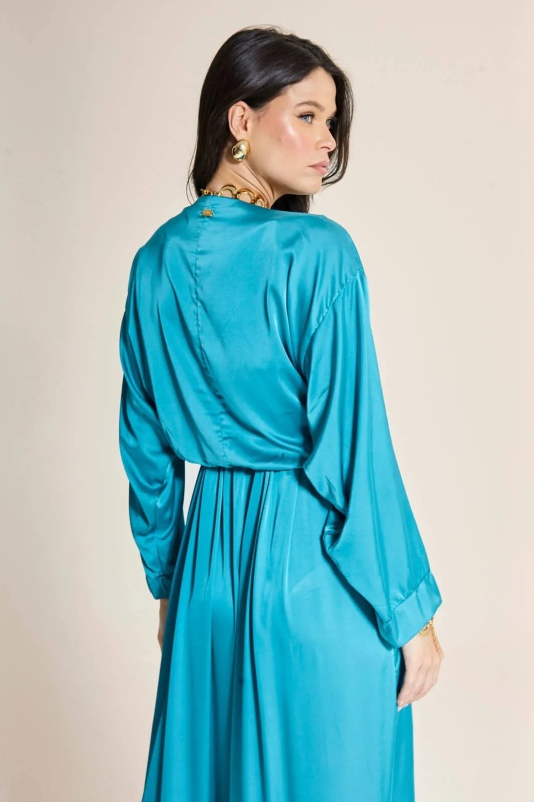 Vista 3 Blusa Cetim Leve Laço Glam- Maldivas azul azul