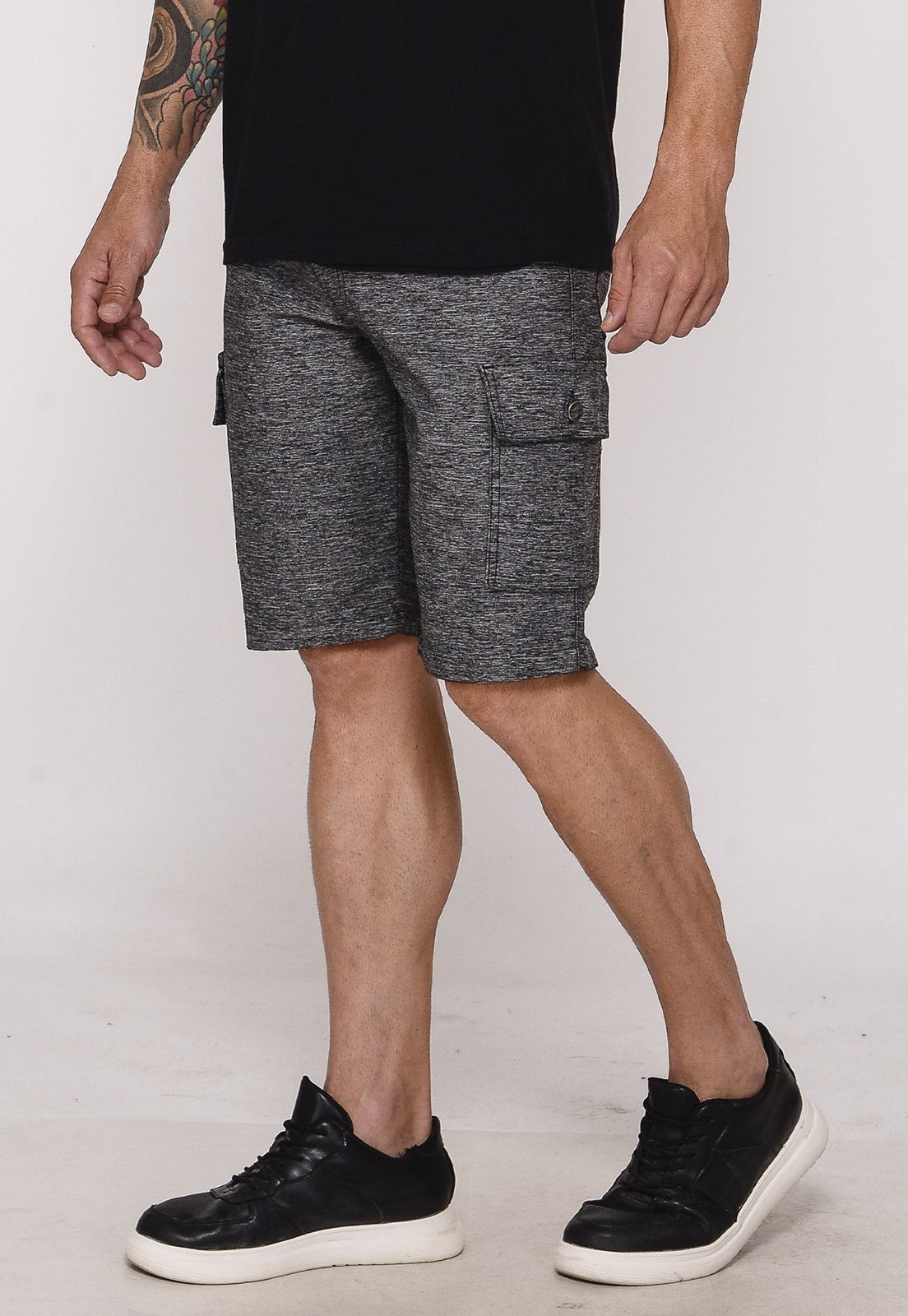Bermuda Masculina Cargo Sarja Elástica Bolsos Laterais Casual Confortável Cinza