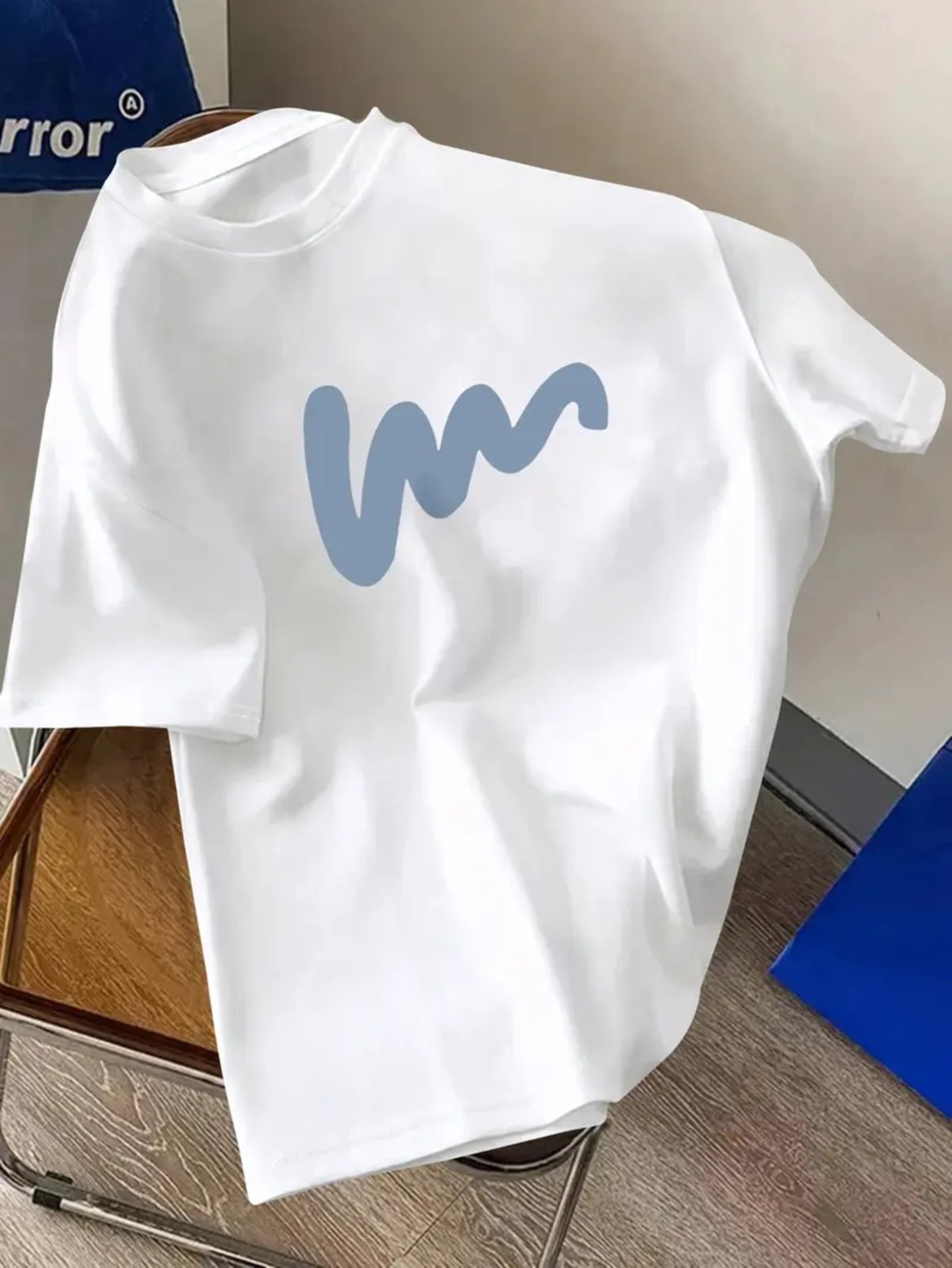 Camiseta Estampada Oversized M Rabisco Safira Moda Algodão Branca