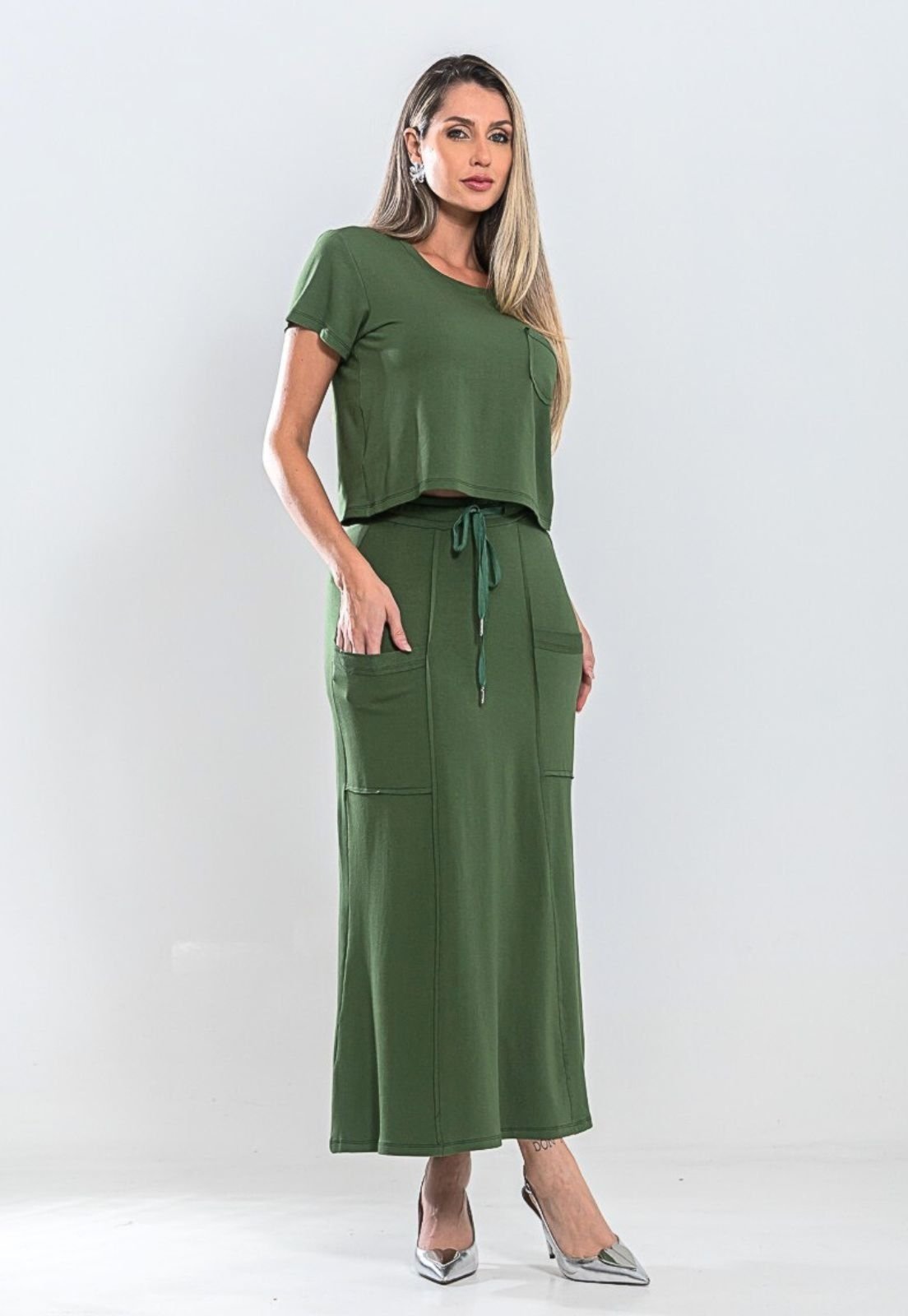 Conjunto Moletinho Feminino Saia Longa e Blusa Cropped Manga Curta Moda Primavera Verão Verde