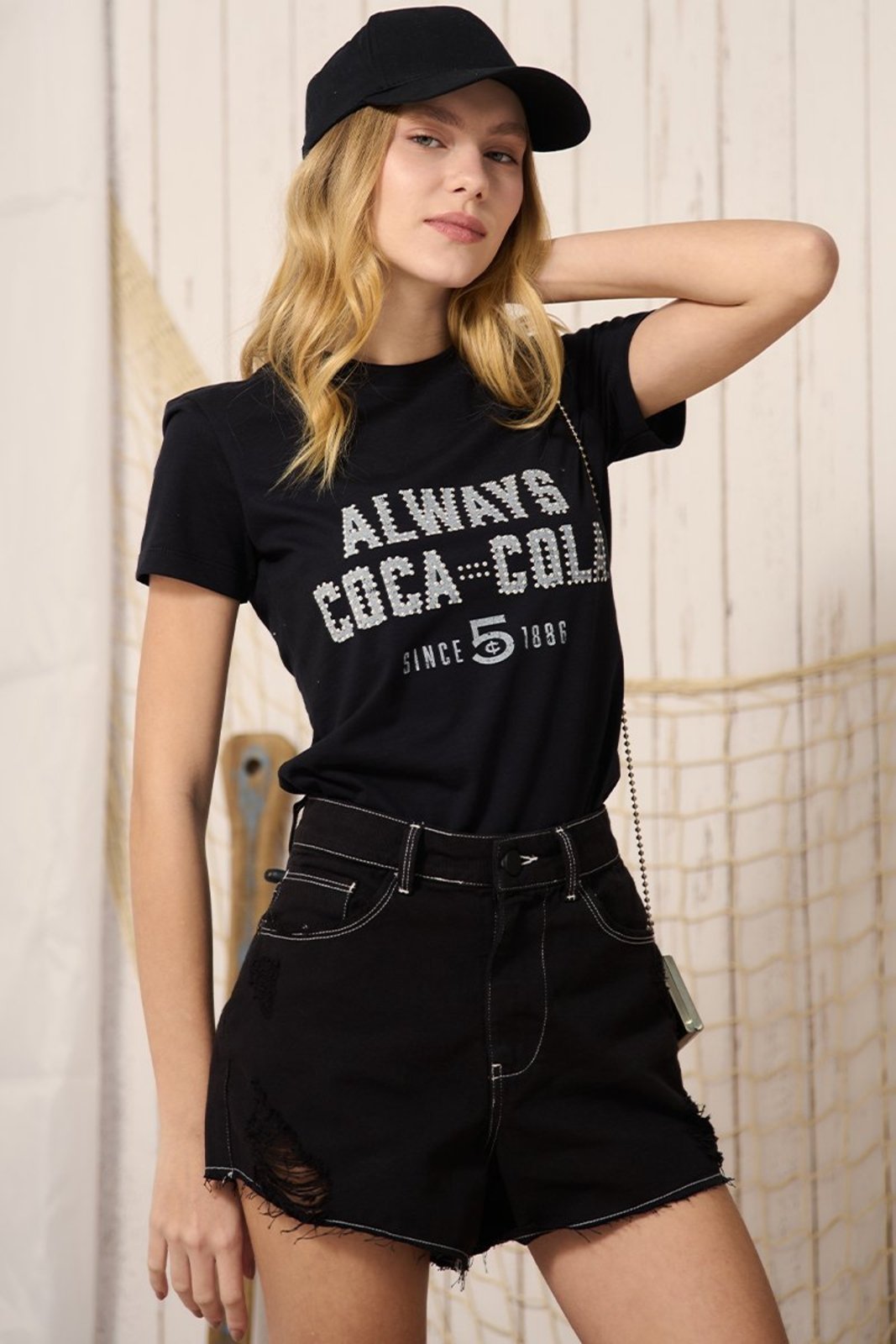 Camiseta Baby Look Aplicação Coca-Cola