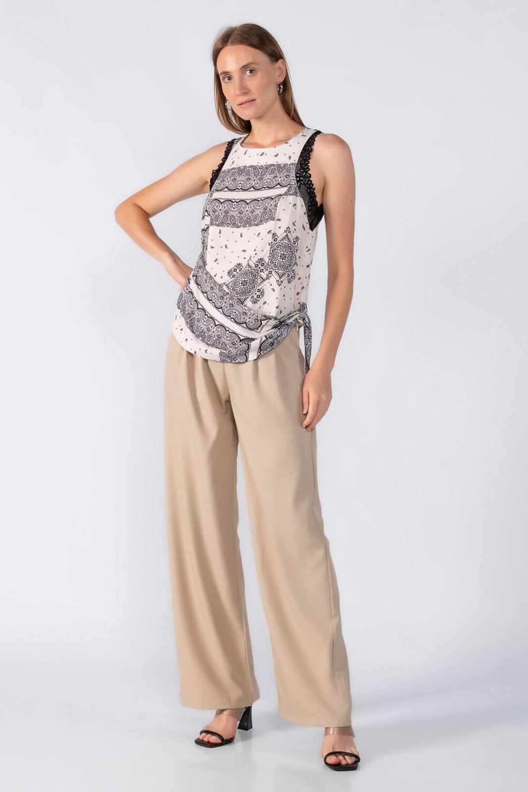 Blusa estampada com detalhe na cintura Bege